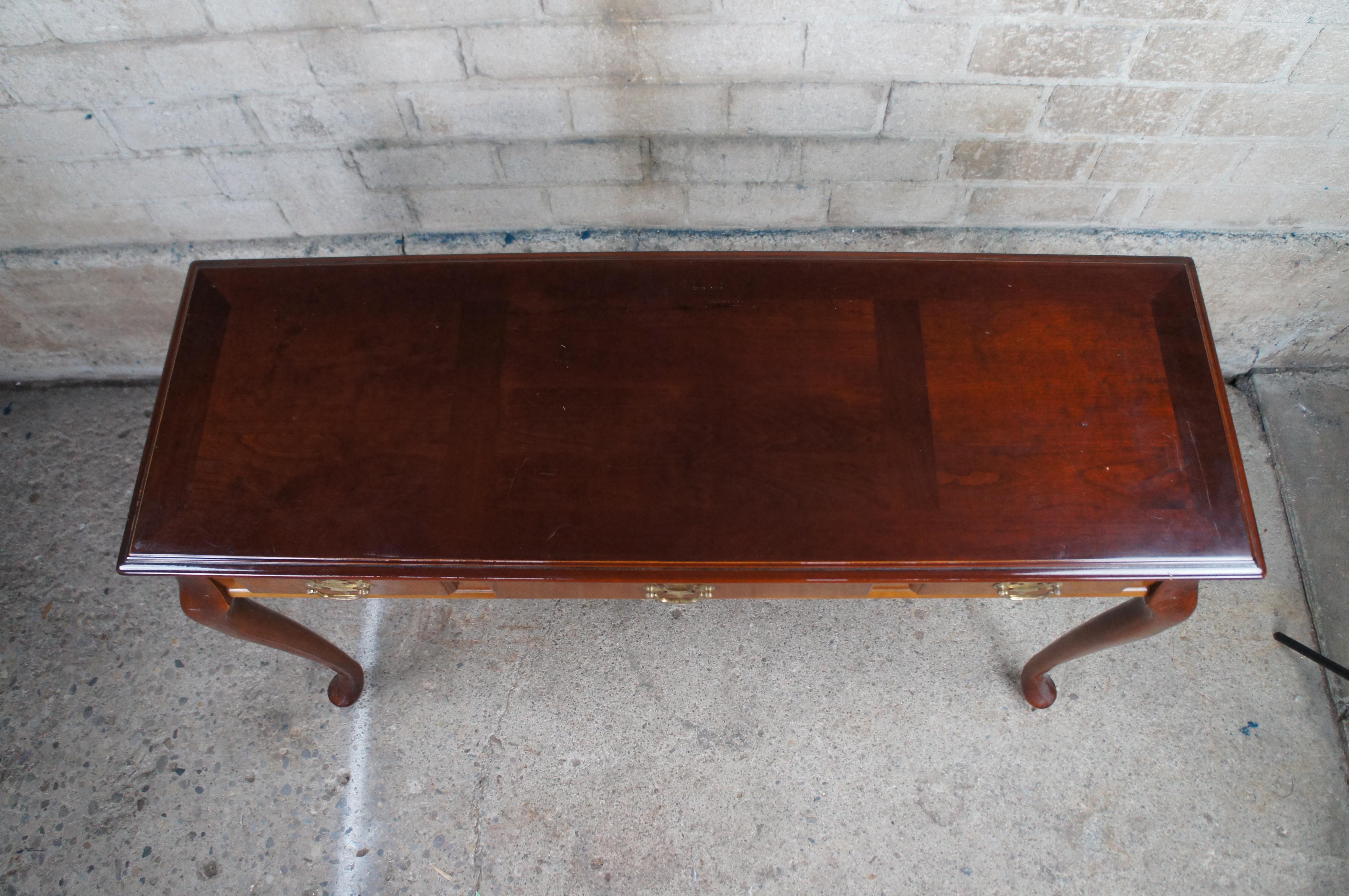 20th Century Vintage Queen Anne Cherry Rectangular Sideboard Buffet Sofa Console Table 48