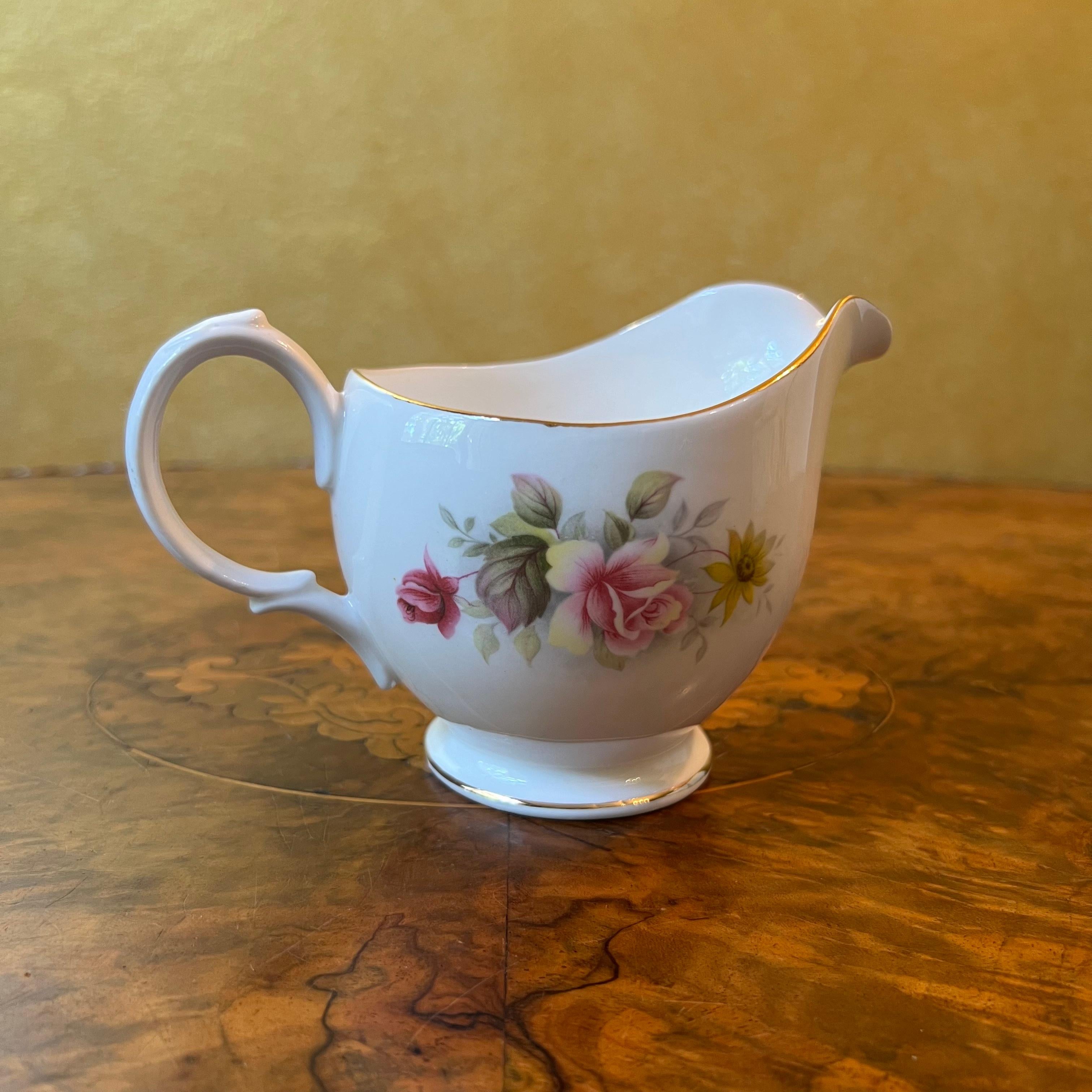 Vintage Queen Anne Pink & Yellow Roses Creamer Jug In Good Condition For Sale In EDENSOR PARK, NSW