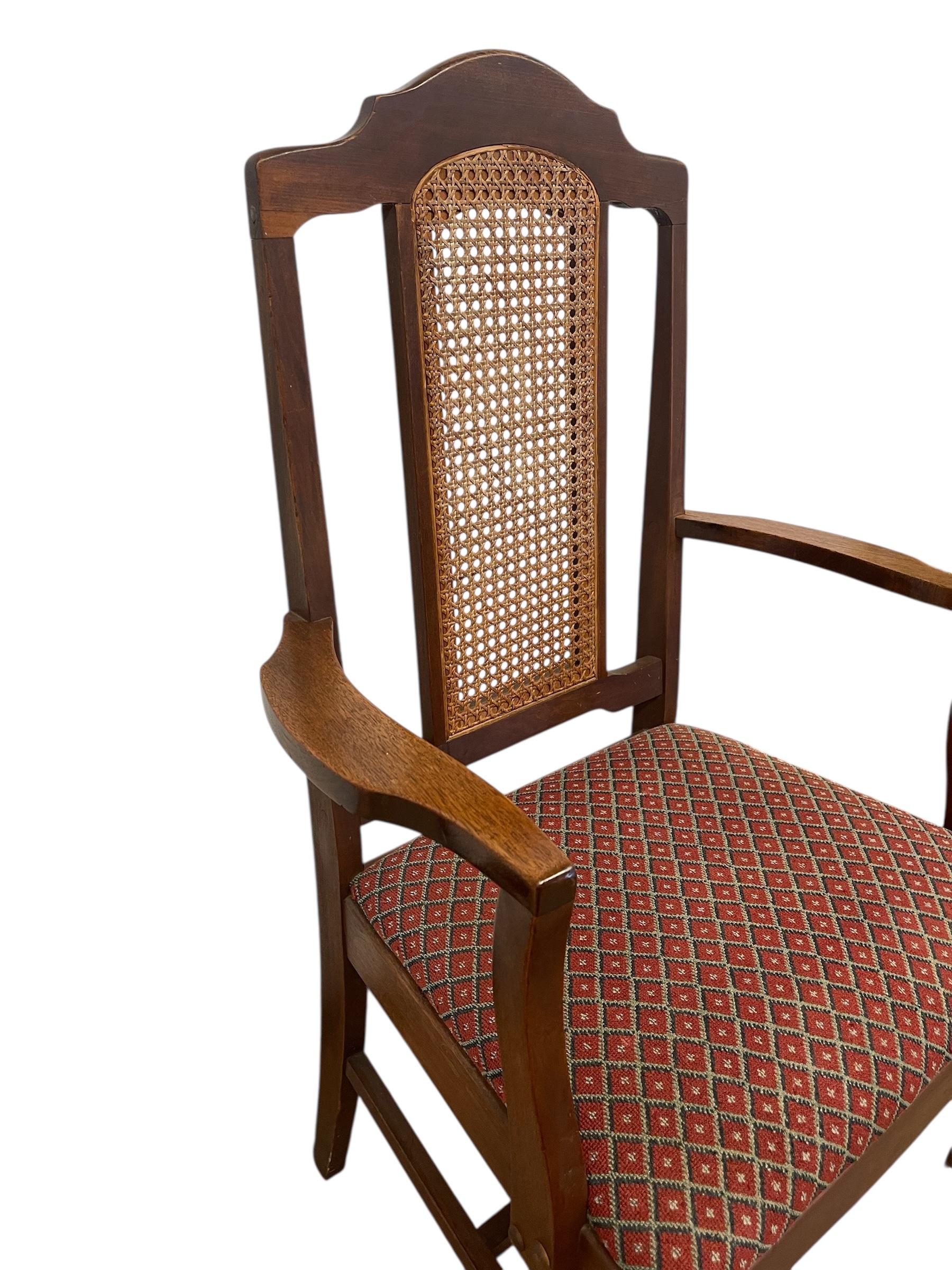 Fin du 20e siècle Chaise vintage à dossier canné de style Queen Anne avec pieds en cabriole en vente