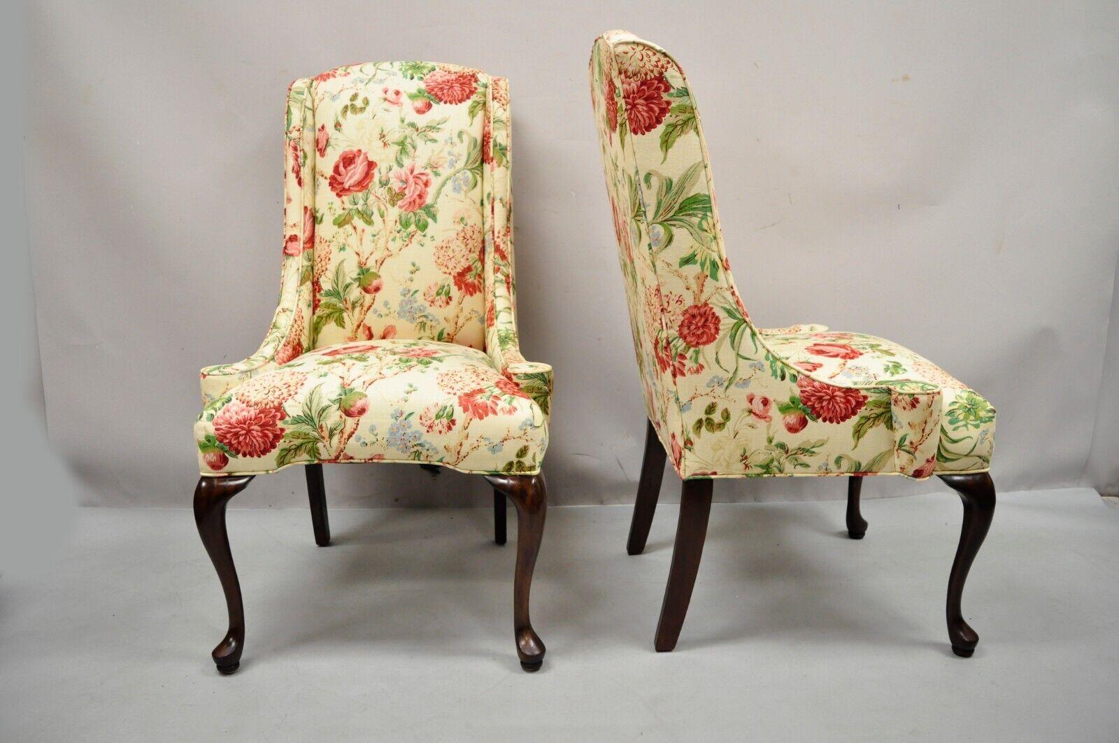Vintage Queen Anne Style Cherry Wood Hiprest Dining Side Chair, a Pair In Good Condition In Philadelphia, PA