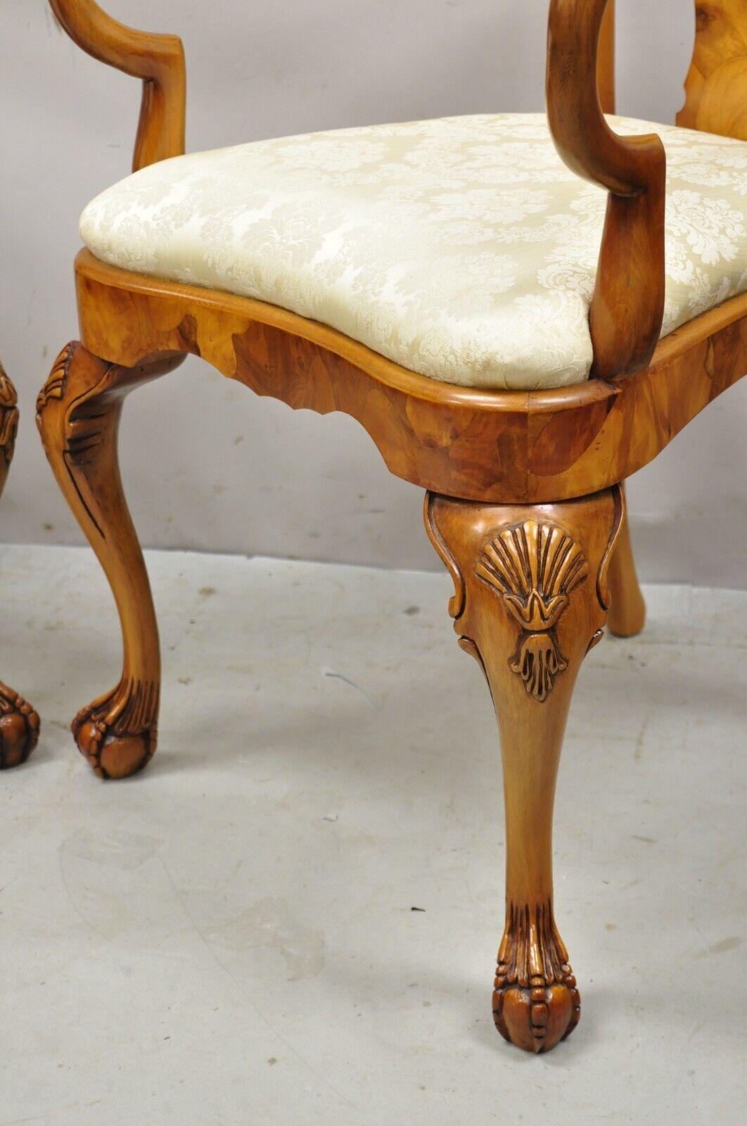Paire de fauteuils italiens vintage de style Queen Anne en broussin avec incrustations florales Bon état - En vente à Philadelphia, PA