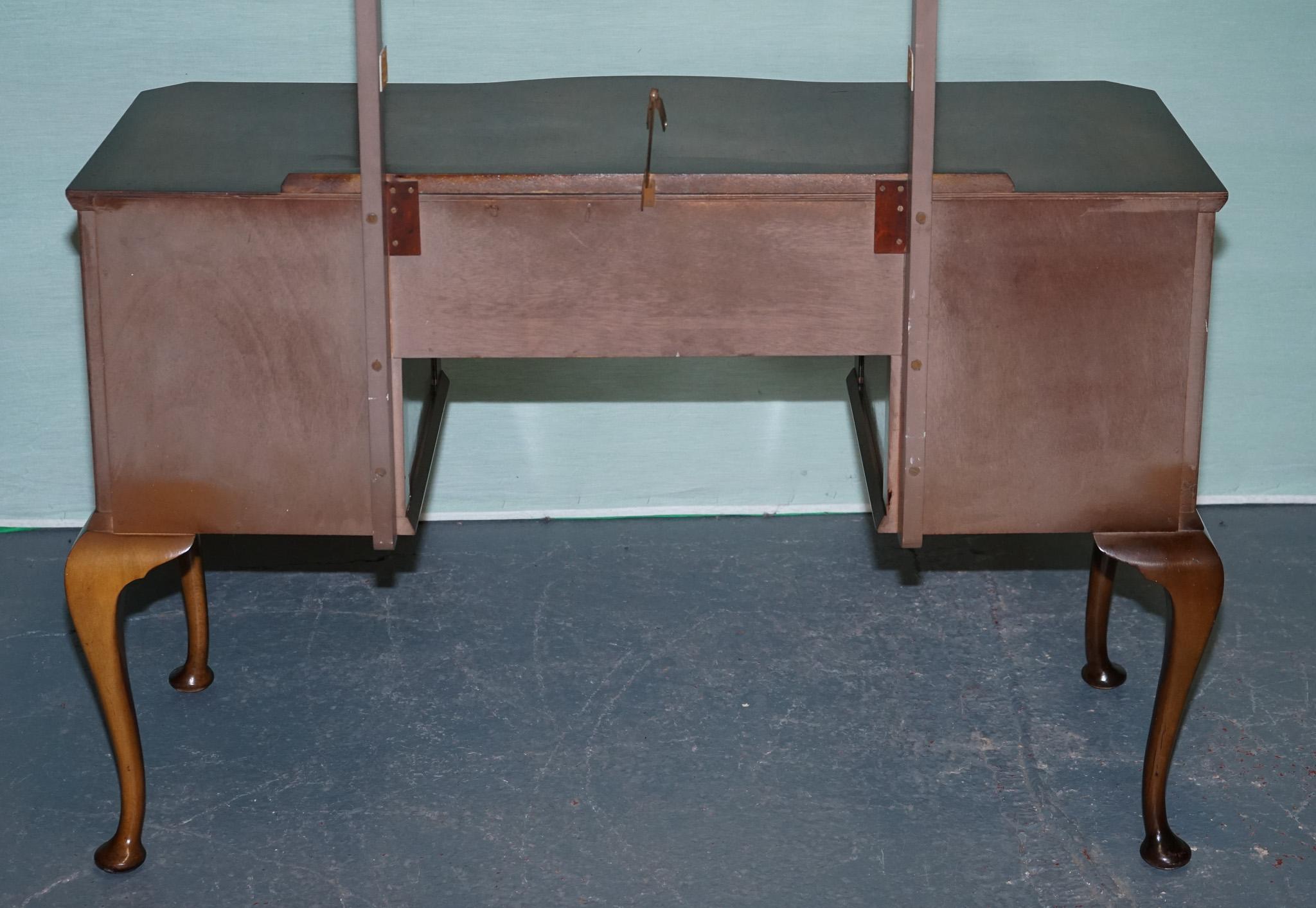 VINTAGE QUEEN ANNE STYLE LEGS DRESSING TABLE VANITY WITH LARGE MiRROR For Sale 7