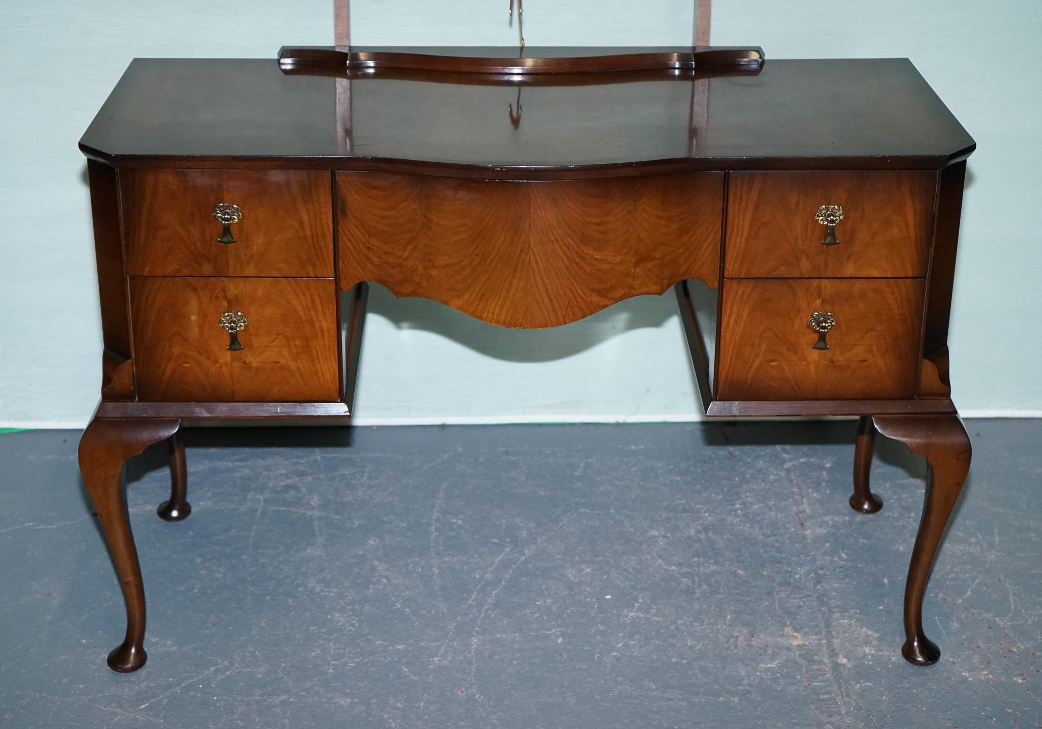 British VINTAGE QUEEN ANNE STYLE LEGS DRESSING TABLE VANITY WITH LARGE MiRROR For Sale