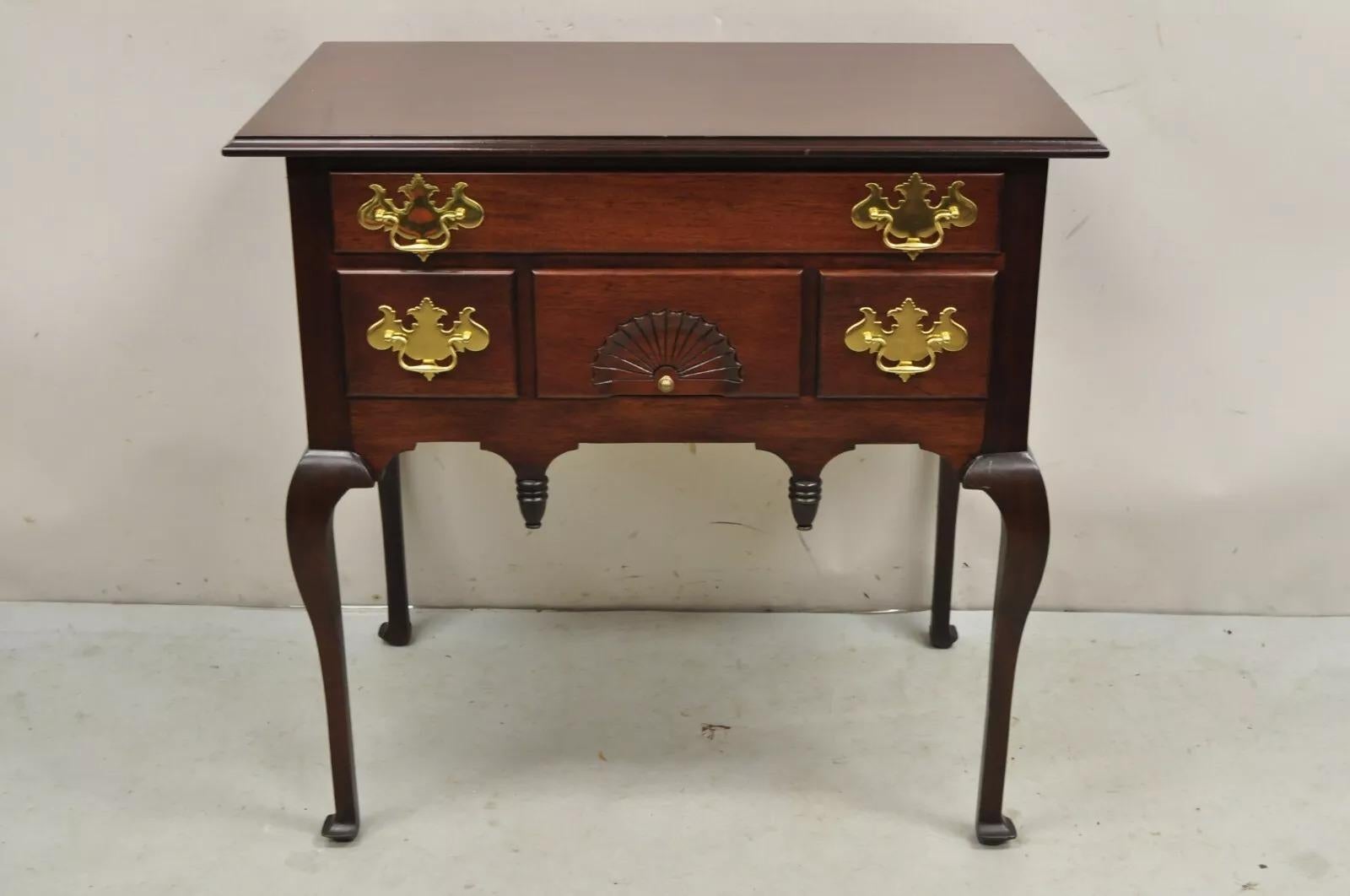 Lowboy-Kommode aus Mahagoni im Queen Anne-Stil mit 4 Schubladen und Silberwaren, Vintage im Angebot 5