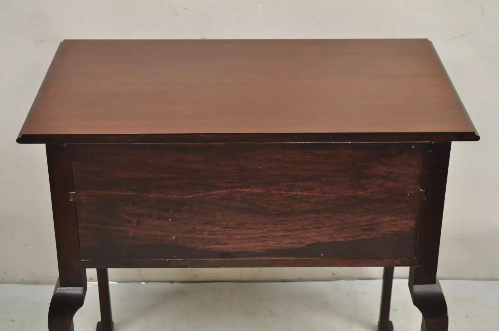 Lowboy-Kommode aus Mahagoni im Queen Anne-Stil mit 4 Schubladen und Silberwaren, Vintage im Angebot 4