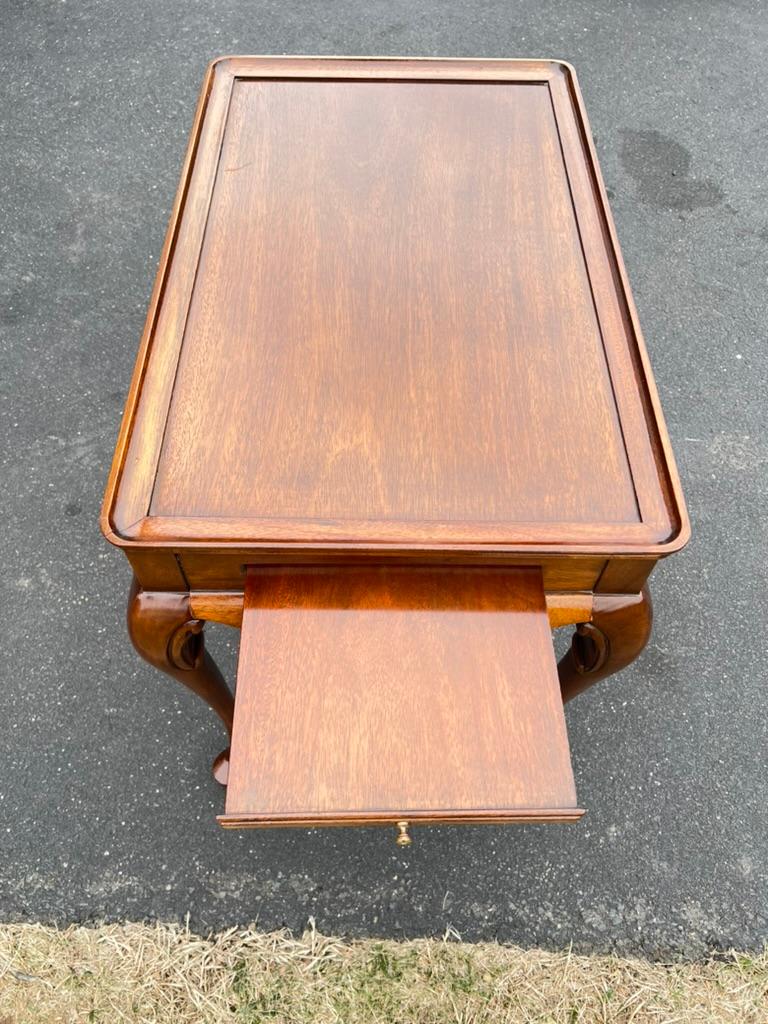 Vintage Queen Anne Style Mahogany Tea Table For Sale 1