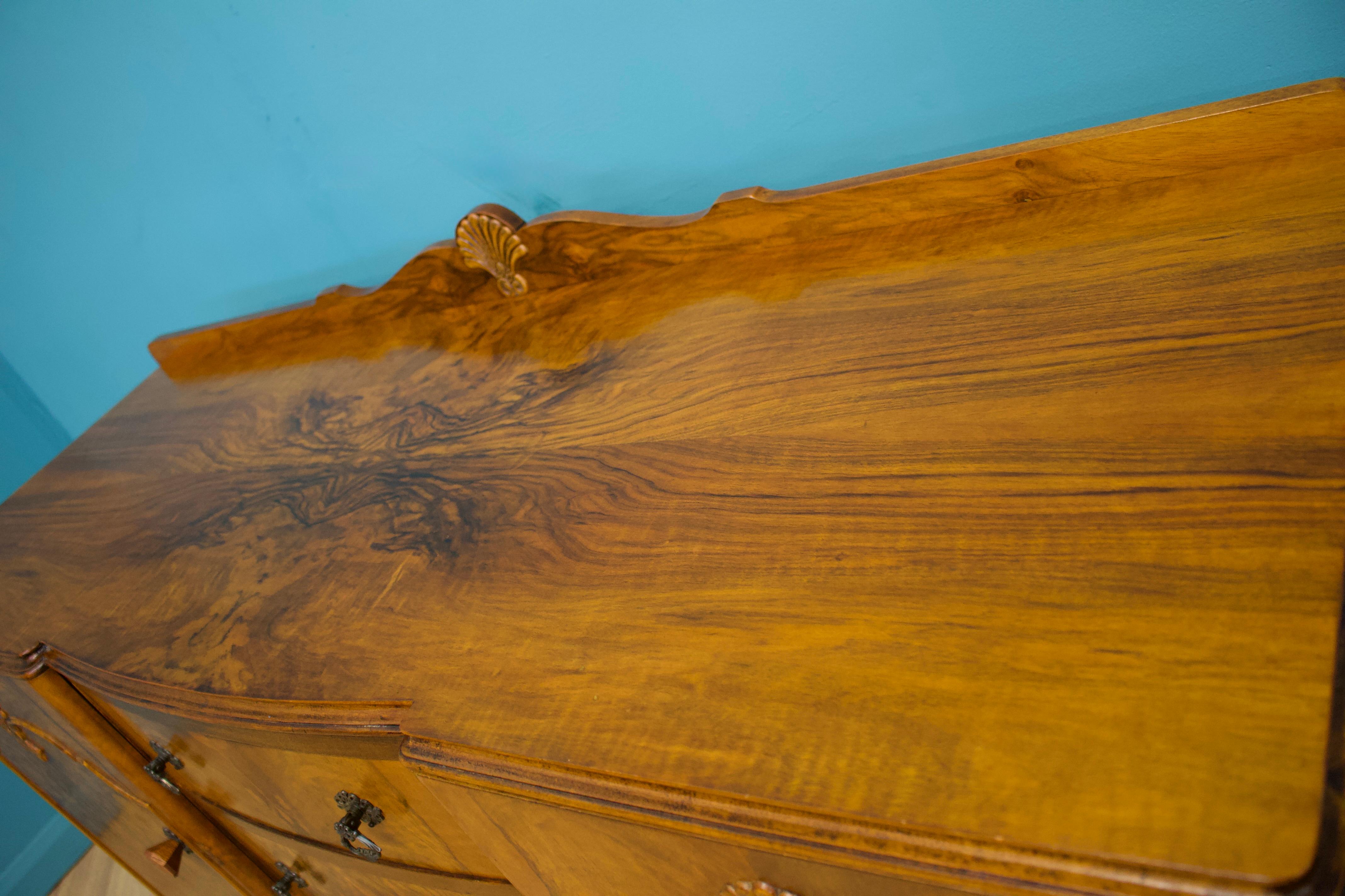 Vintage Queen Anne Style Walnut Sideboard, 1920s In Good Condition For Sale In South Shields, GB