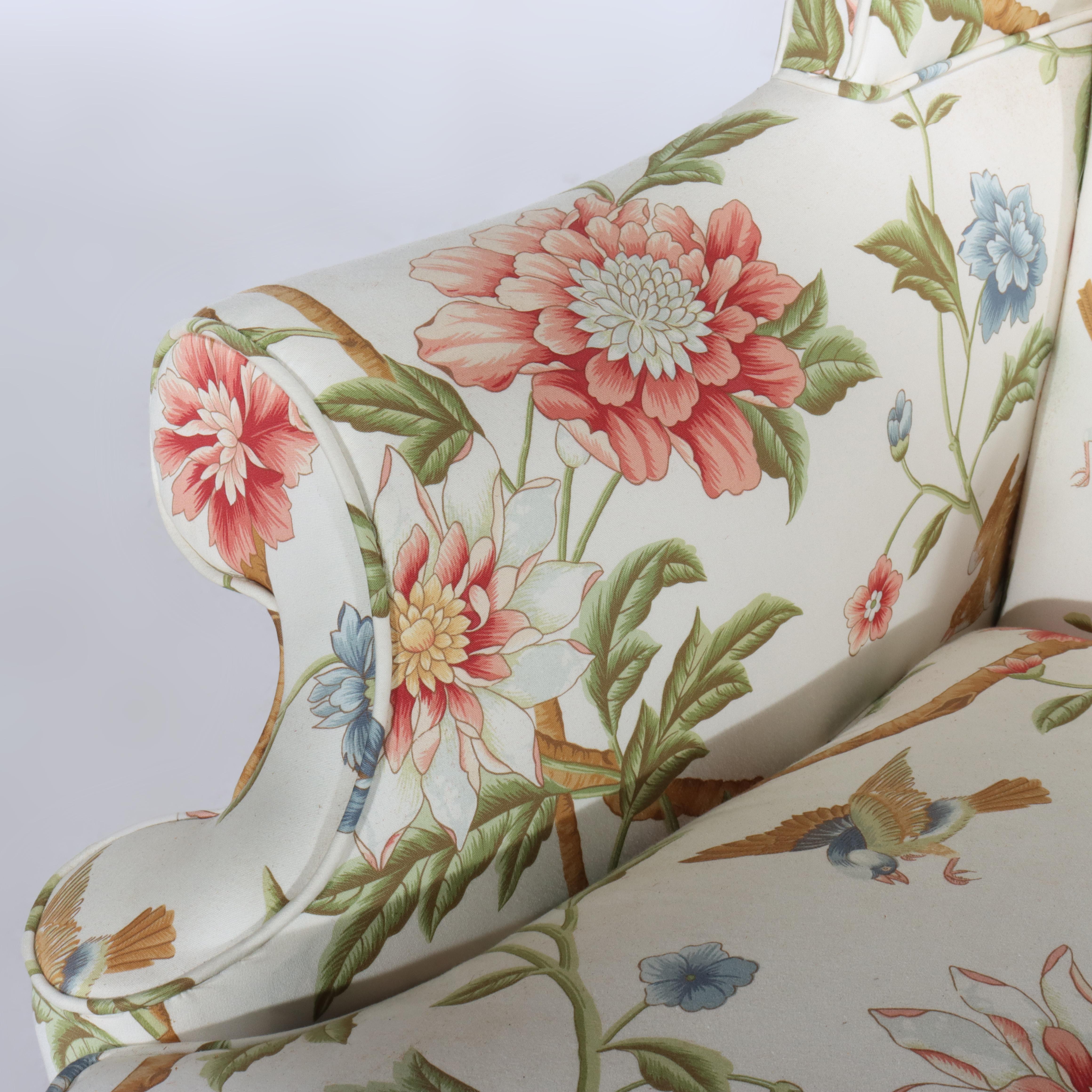 Vintage Queen Anne Ohrensessel mit geblümten Polsterung C1950 im Angebot 1