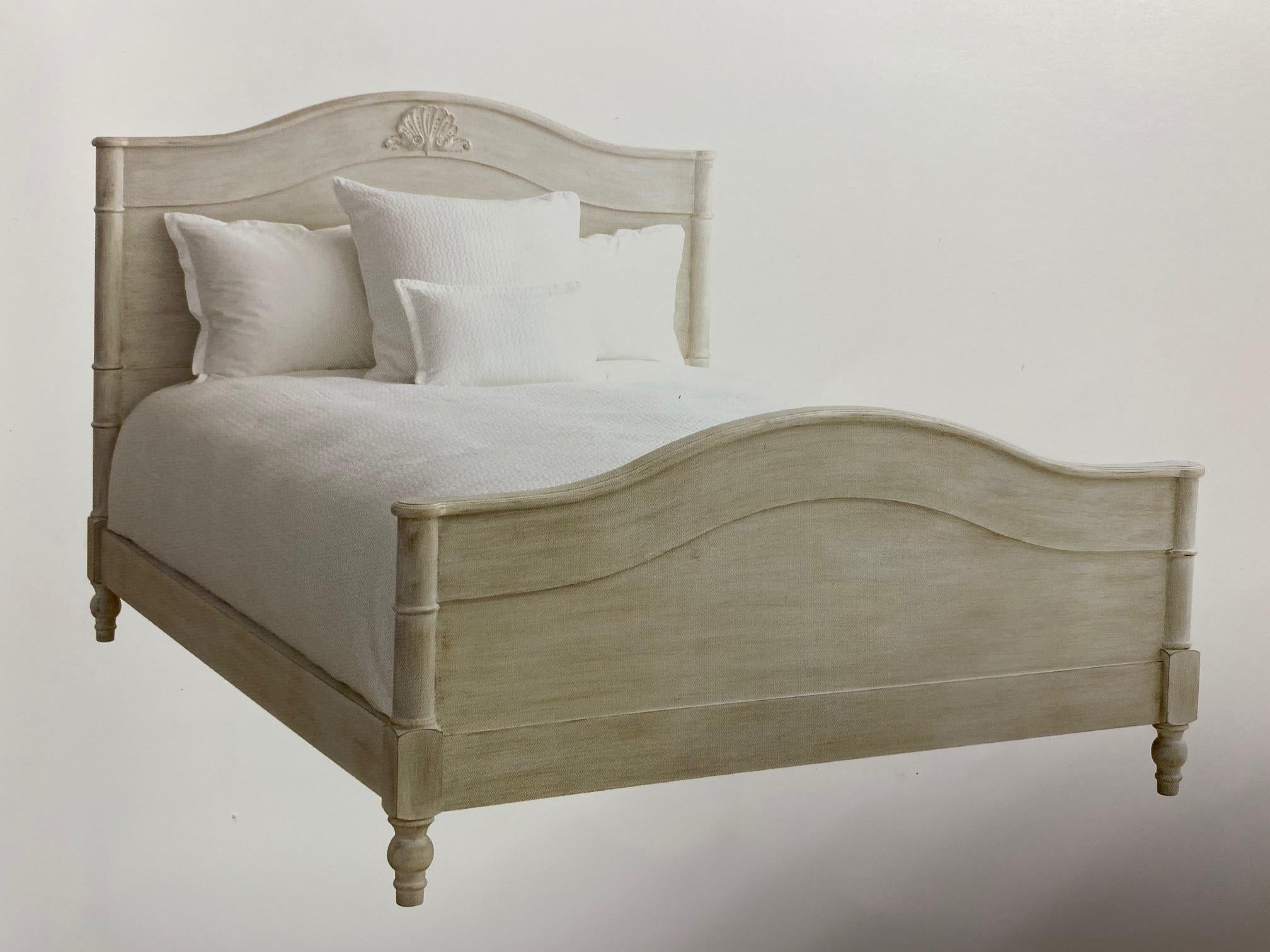 Vintage Queen Bed in Antique White For Sale 7