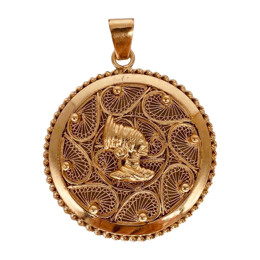 Ciondolo vintage della regina Nefertiti Hand Made in oro 15 carati in vendita