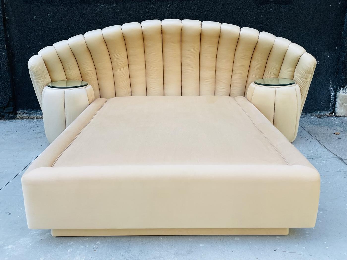 Mid-Century Modern Vintage Queen Size, Shell Shaped Bed With Integrated Nightstands, USA 1970's