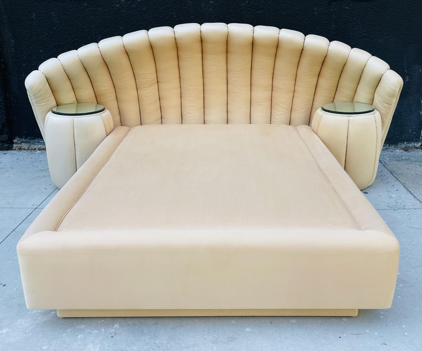 American Vintage Queen Size, Shell Shaped Bed With Integrated Nightstands, USA 1970's