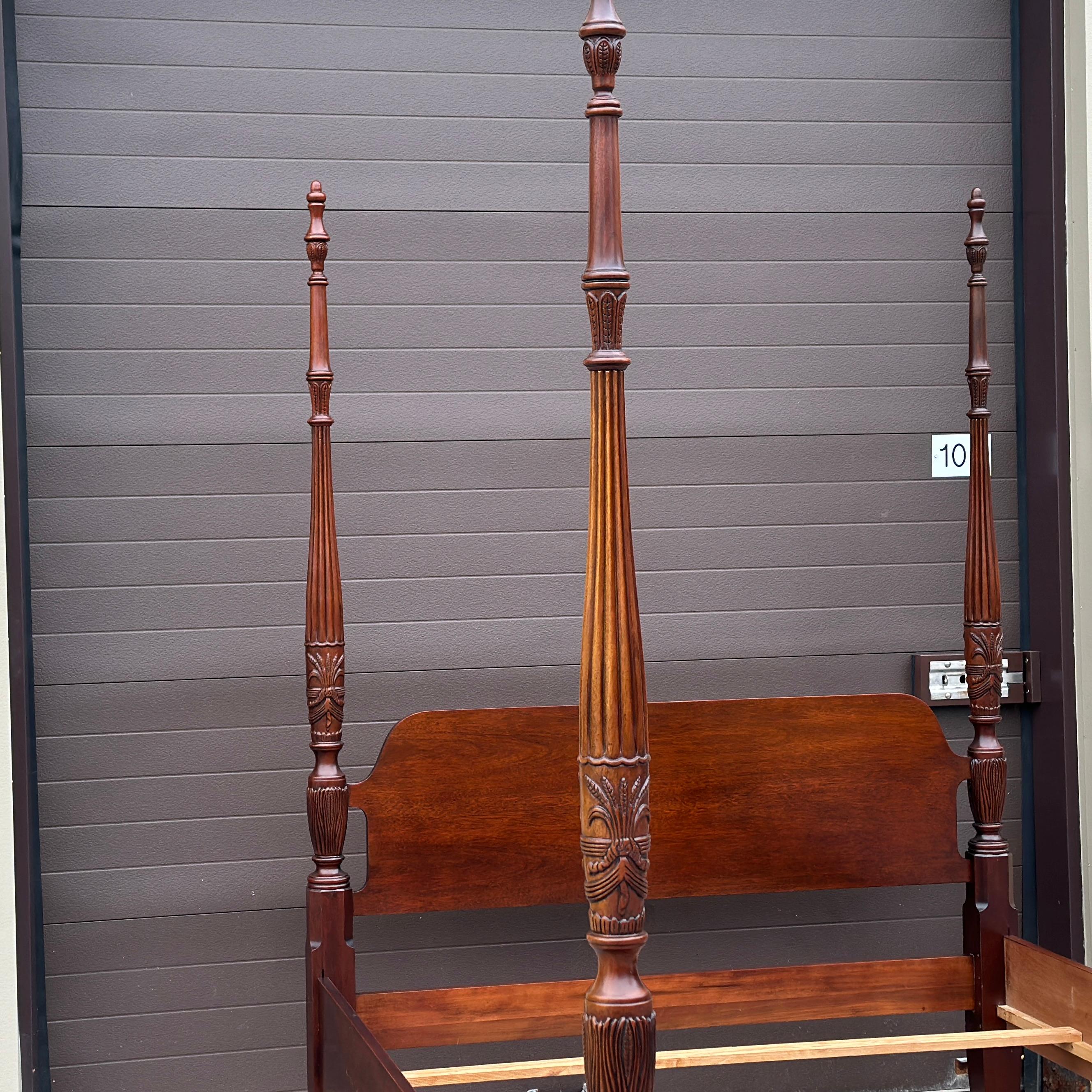 Cama con cuatro postes Vintage Queen Size Thomasville Mahogany Collection Carved Rice 4