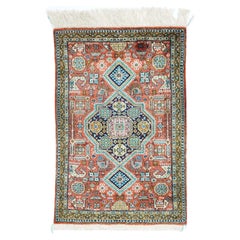 Äußerst feiner persischer Qum-Teppich aus Seide 1'10'' x 2'10''