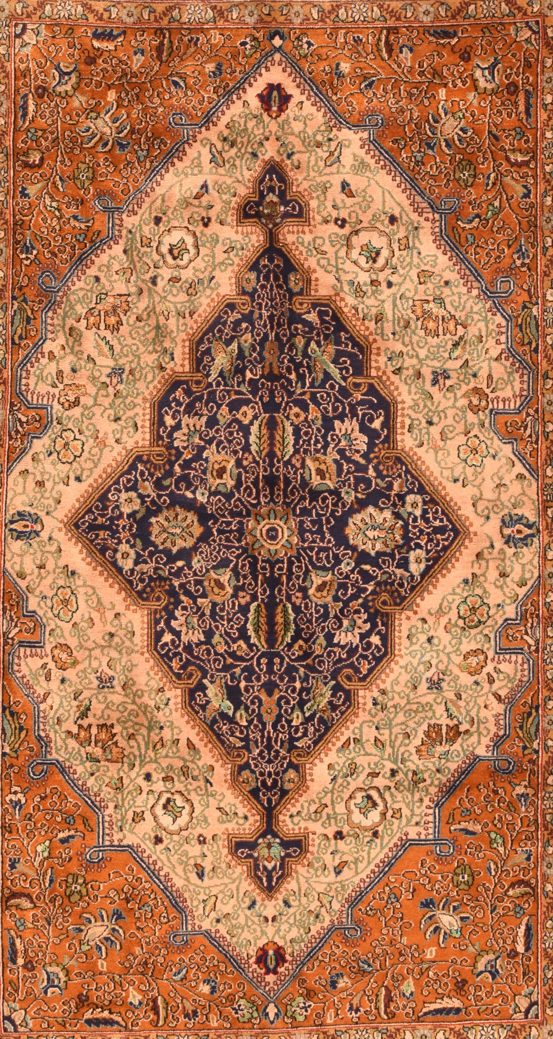 Vintage Qum Rug 5'3'' x 8'5'' In Excellent Condition For Sale In New York, NY