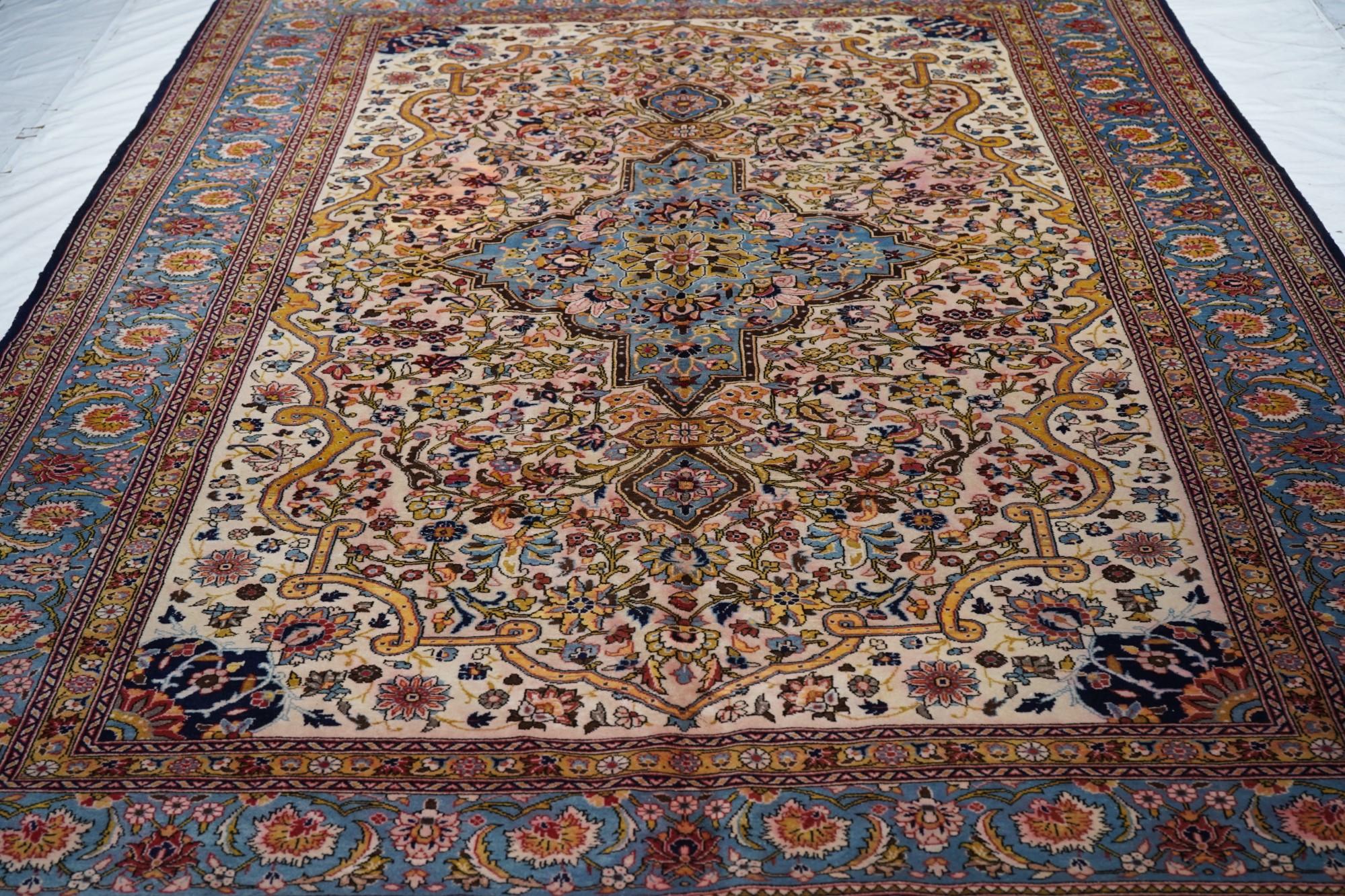 Fine Persian Qum Wool Rug 8'1'' x 11'4'' For Sale 5