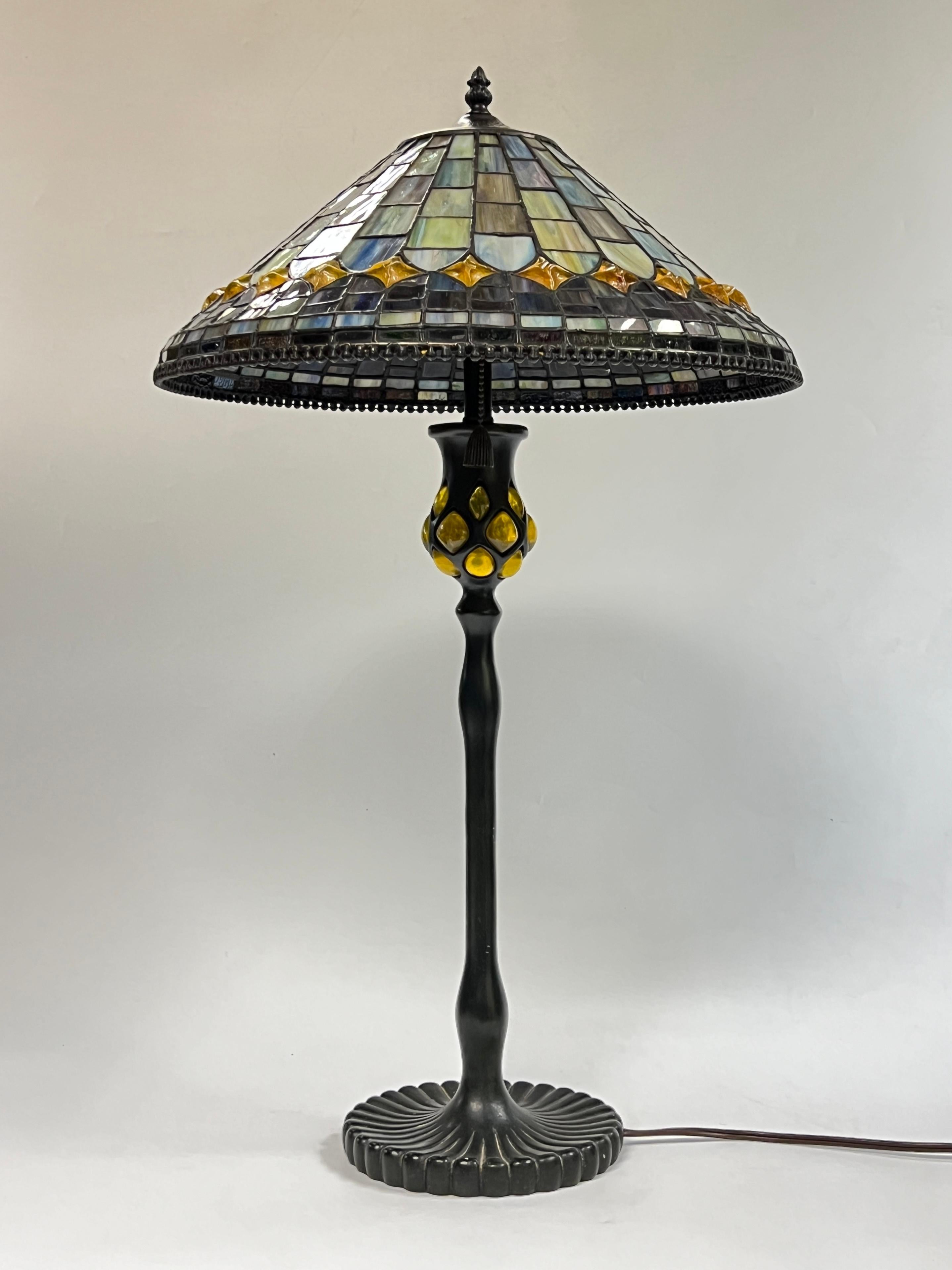 American Vintage Quoizel Table Lamp in Tiffany Arts and Crafts Style