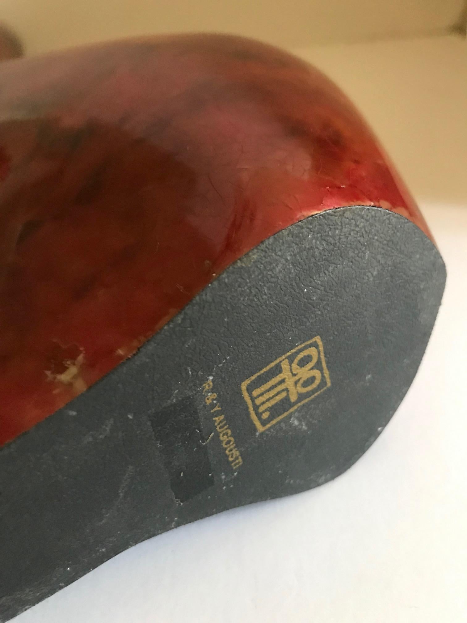 Vaso scultoreo d'epoca R & Y Augousti a mosaico in conchiglia esotica rossa e nera in vendita 5