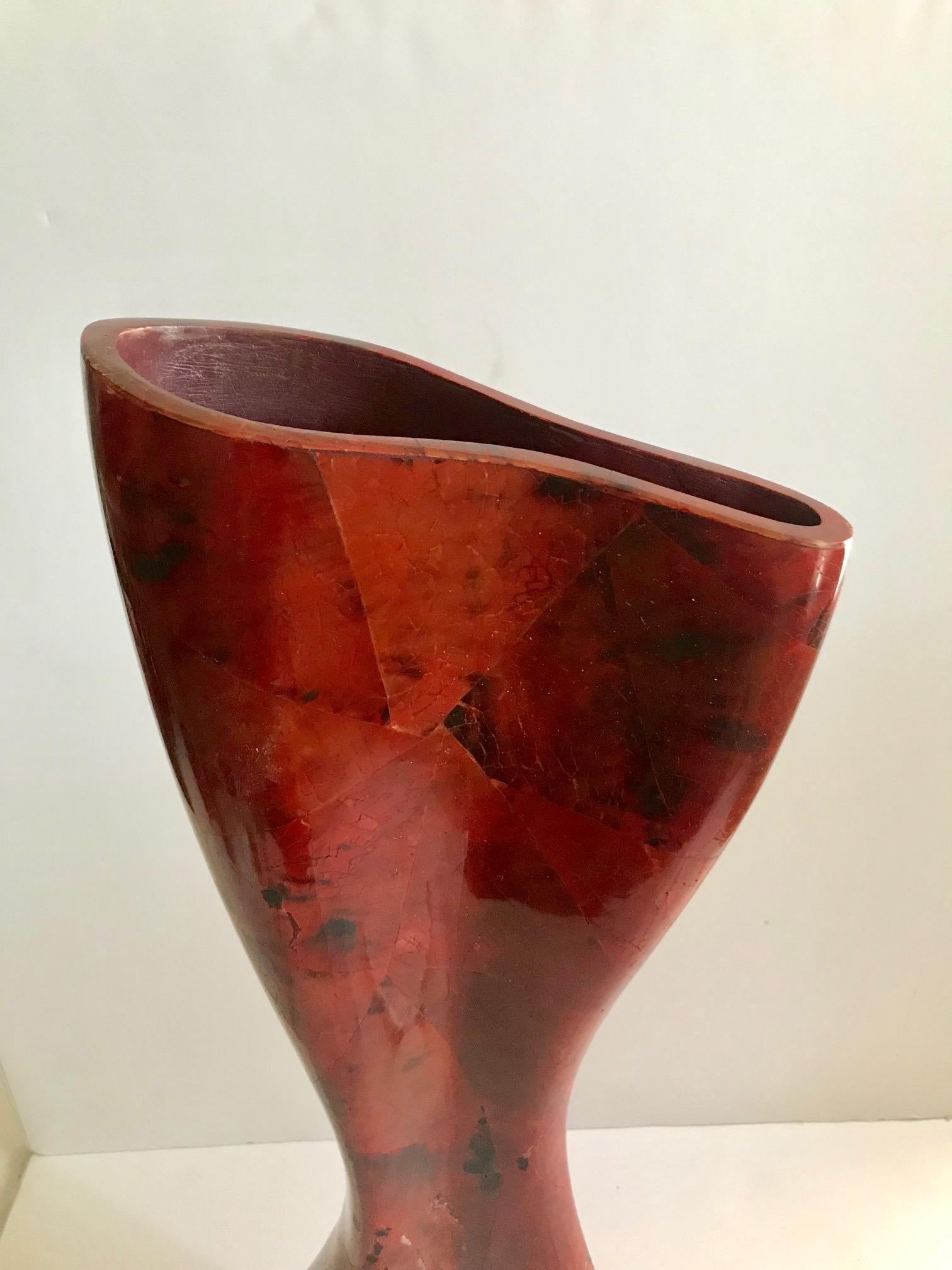 Lacquered Vintage R & Y Augousti Sculptural Mosaic Vase in Exotic Red and Black Pen-Shell For Sale