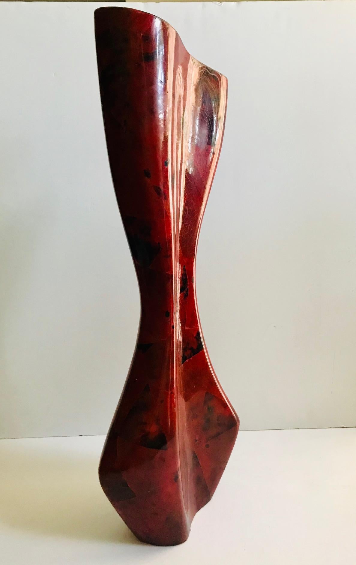 Vintage R & Y Augousti Sculptural Mosaic Vase in Exotic Red and Black Pen-Shell For Sale 2
