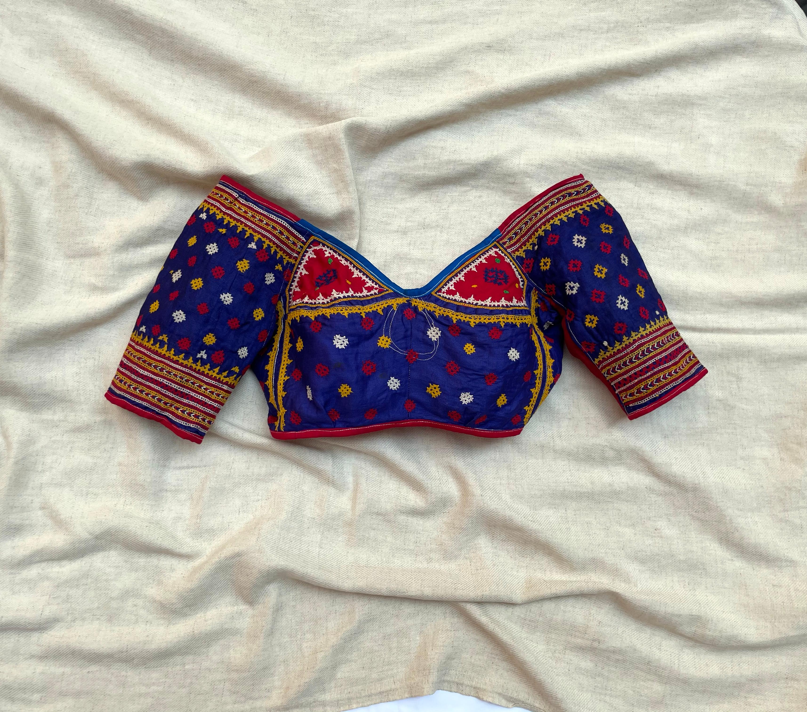 Vintage Rabari Embroidered Choli Tops In Excellent Condition For Sale In New York, NY
