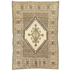 Tappeto vintage Rabat con medaglione marocchino e stile anatolico transilvano