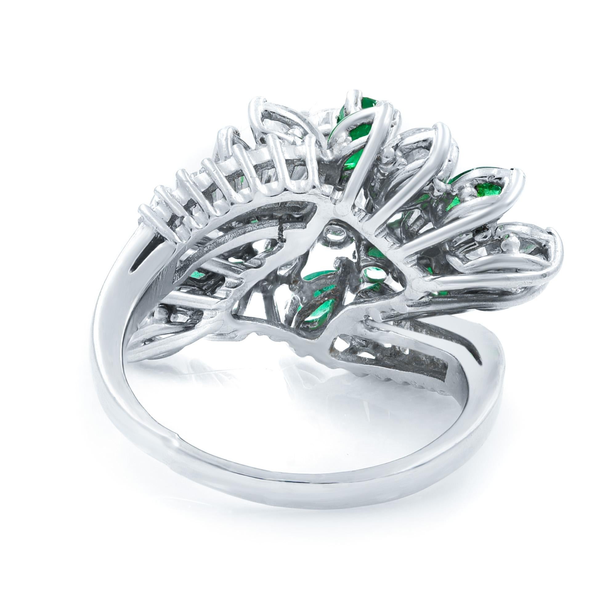 Modern Vintage Rachel Koen Green Emerald Cluster Diamond Ring Platinum 2.70cttw For Sale