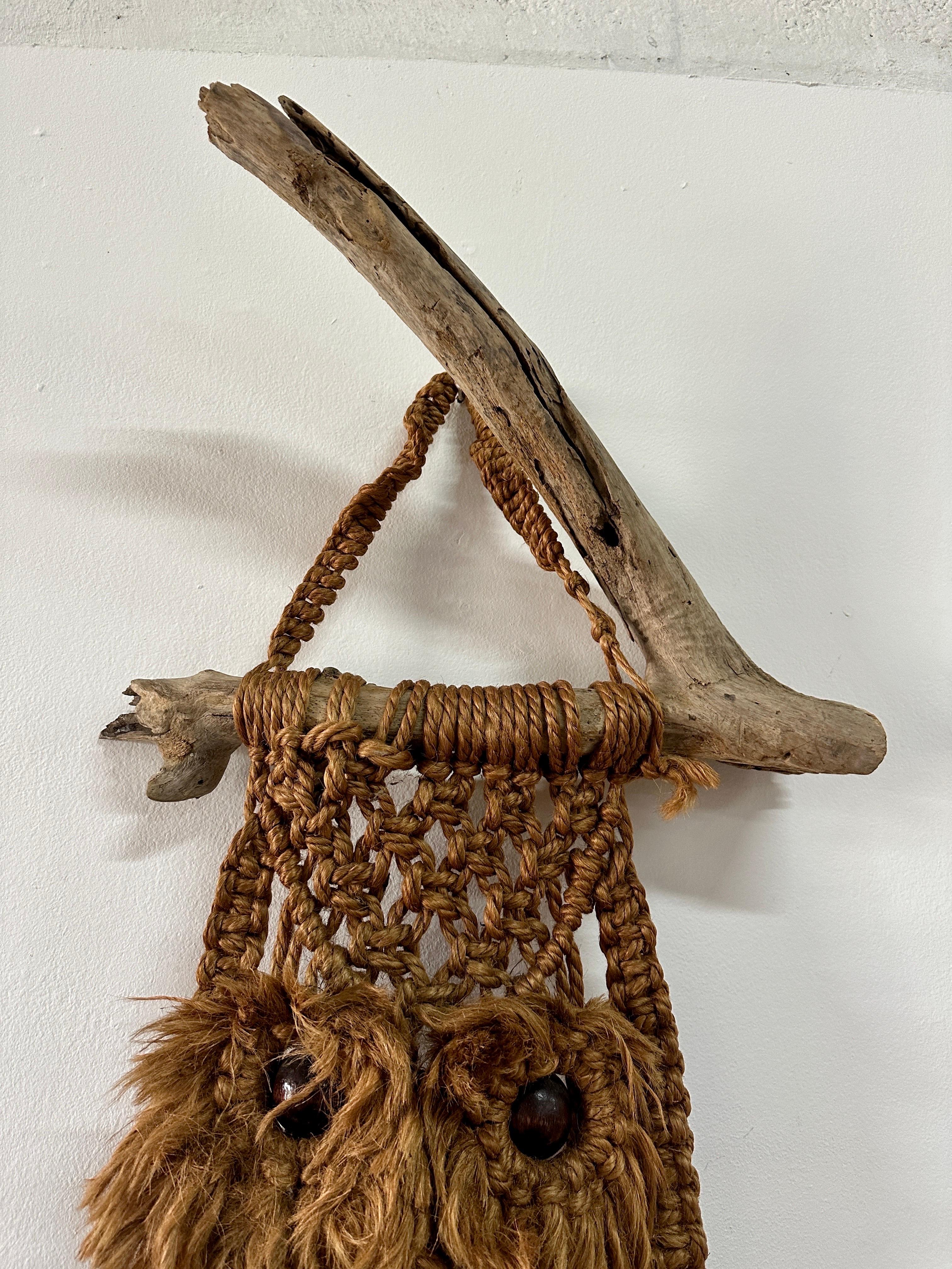 Vintage Raffia Macrame Owl Wall Art In Good Condition For Sale In East Hampton, NY