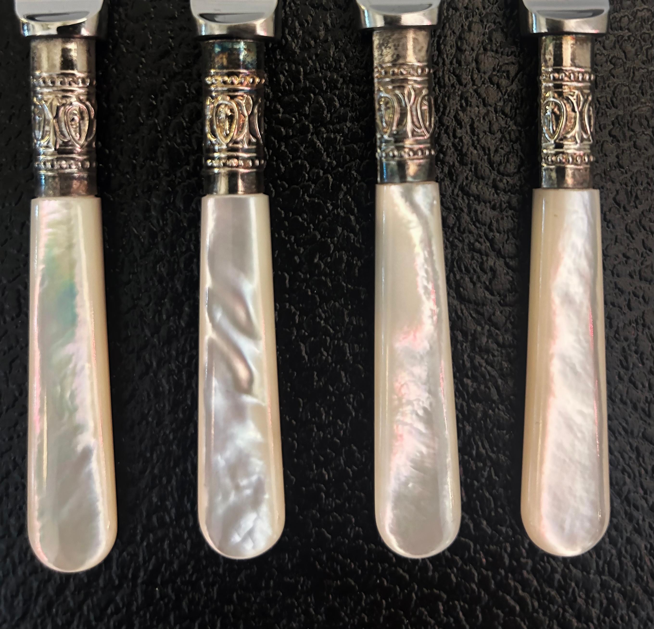 English Vintage Raimond Sheffield England Mother-of-Pearl Fruit Knives Silver Plated Set For Sale
