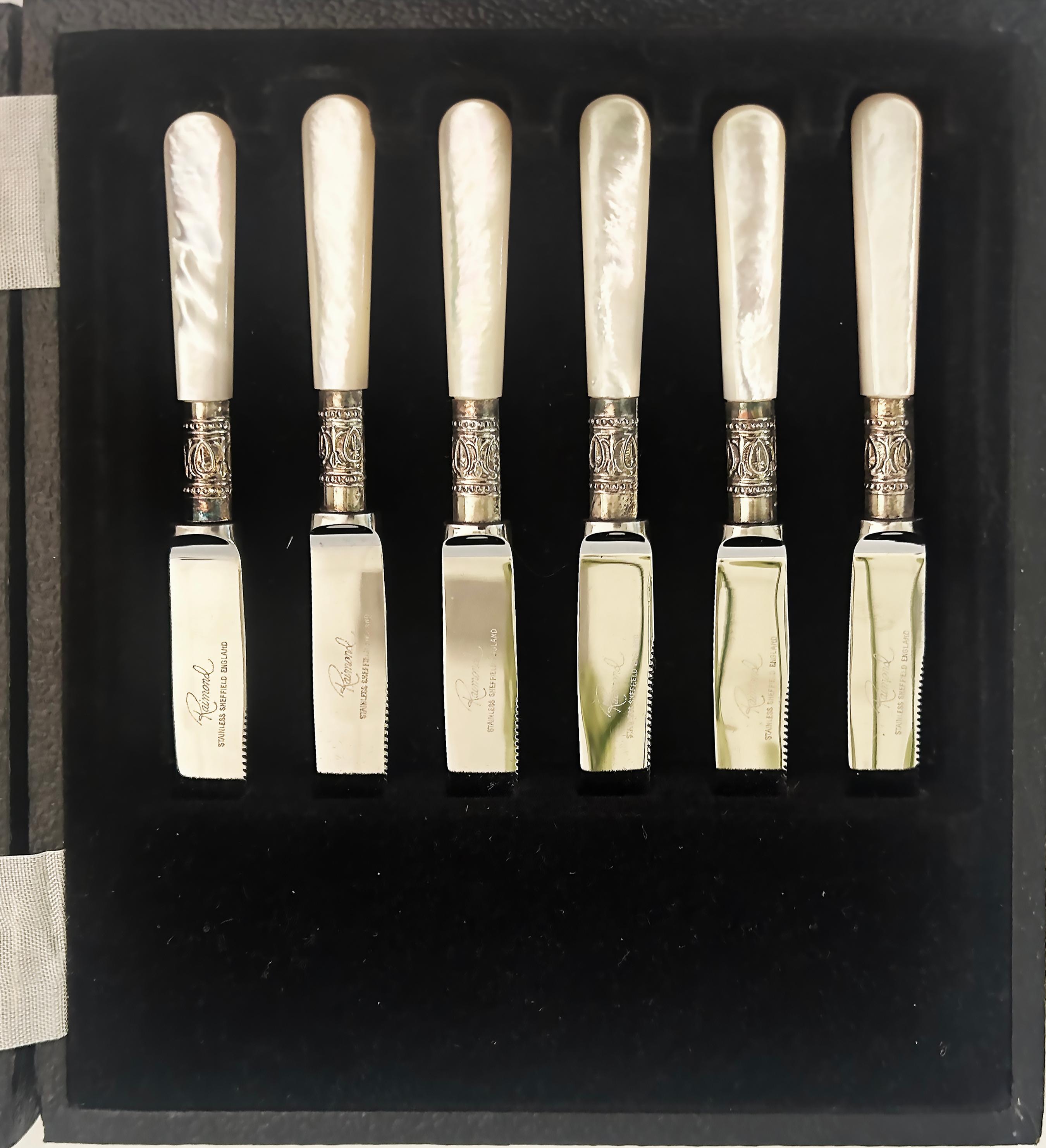 Metal Vintage Raimond Sheffield England Mother-of-Pearl Fruit Knives Silver Plated Set For Sale