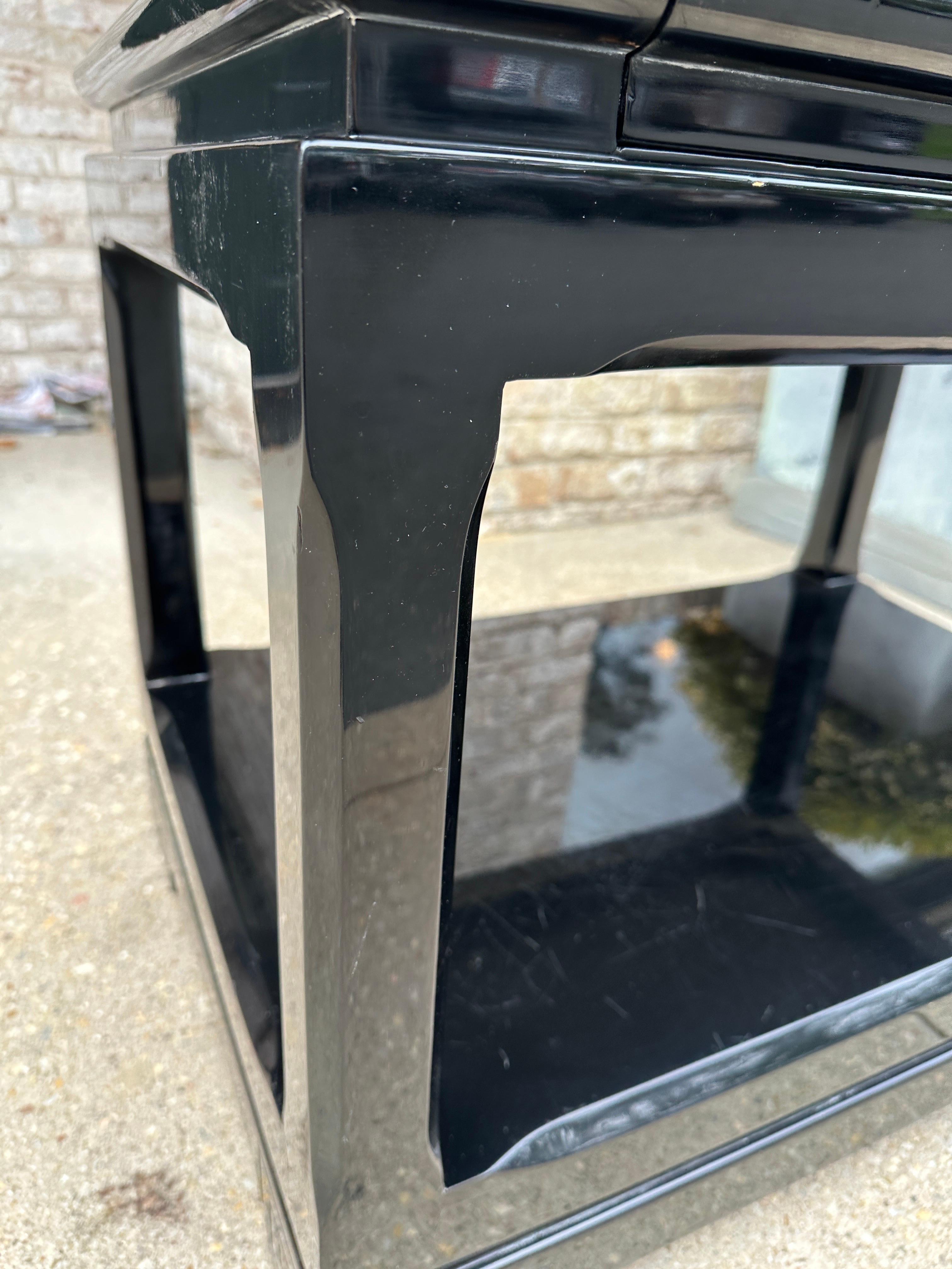 Legno Tavolino vintage Ralph Lauren Chinoiserie laccato nero stile pagoda in vendita