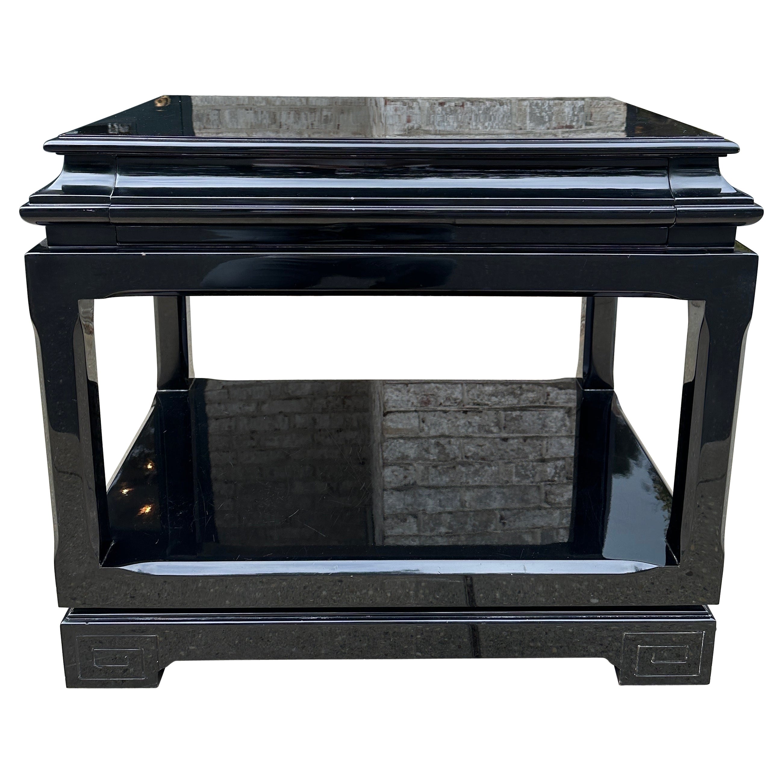 Mesa auxiliar vintage Ralph Lauren estilo pagoda lacada en negro en venta