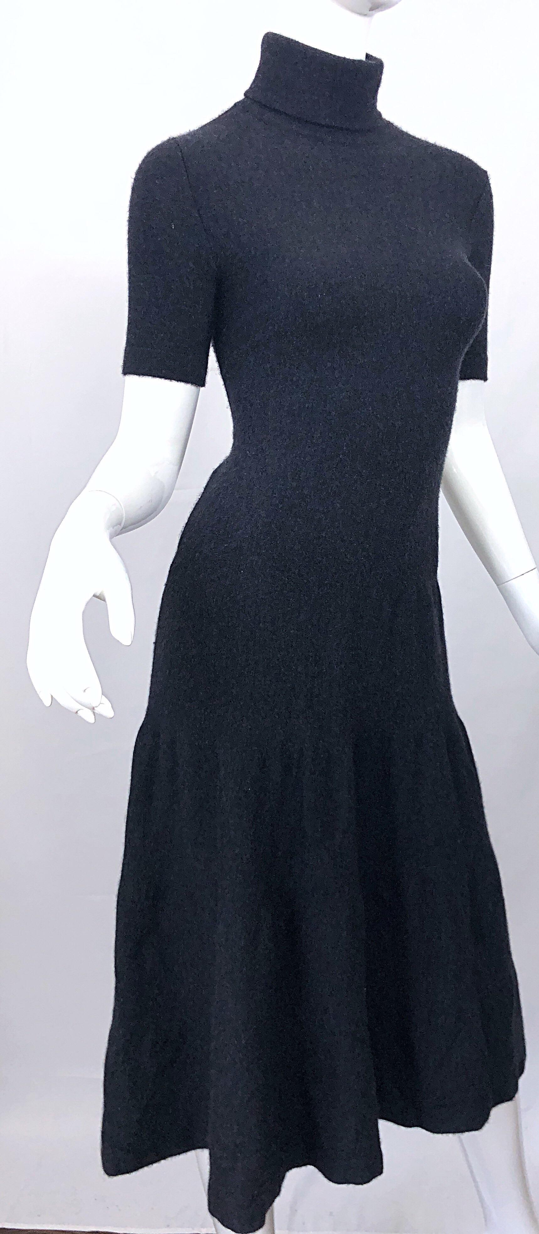 Vintage Ralph Lauren Collection Purple Label Cashmere Gray Short Sleeve Dress In Good Condition For Sale In San Diego, CA