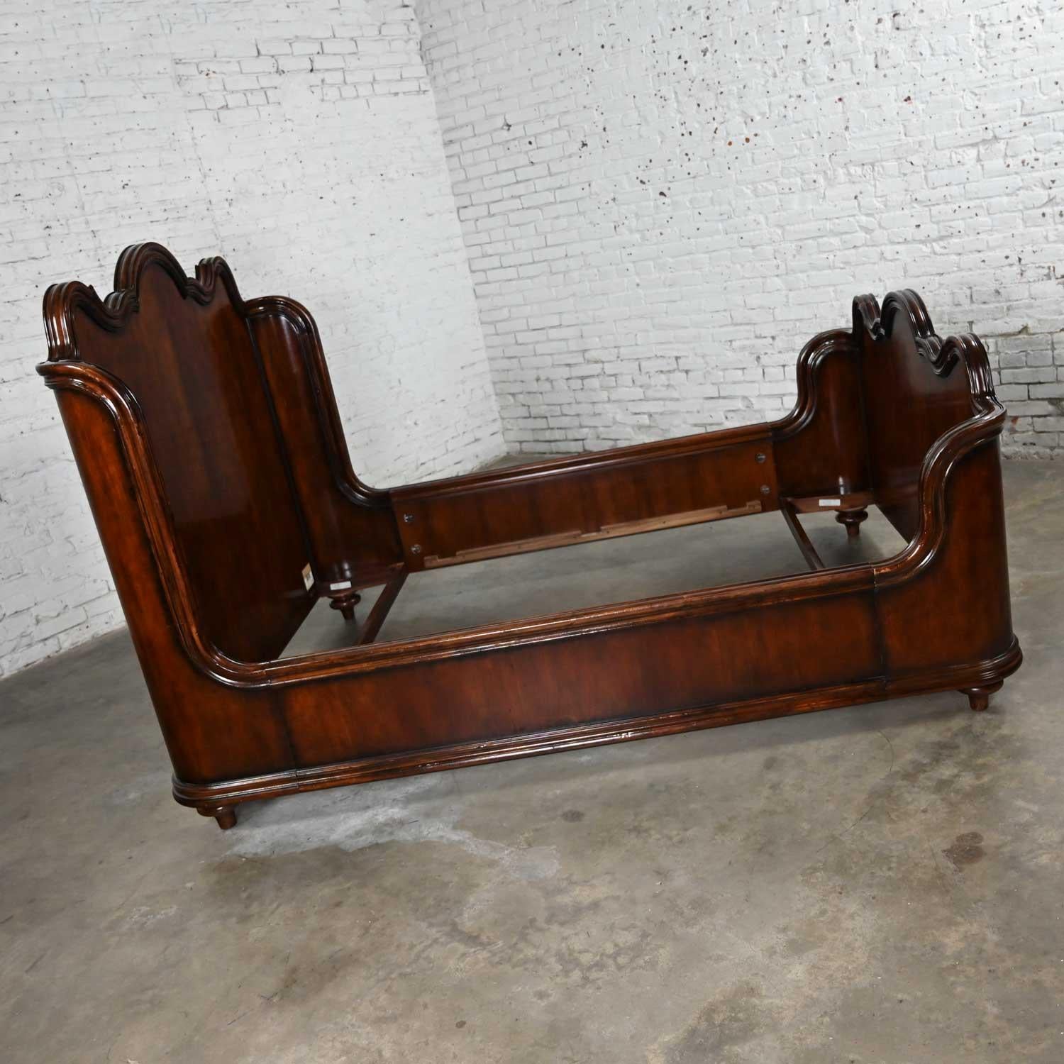 Vintage Ralph Lauren Mahogany Scalloped Wingback Sleigh Queen Bed In Good Condition In Topeka, KS