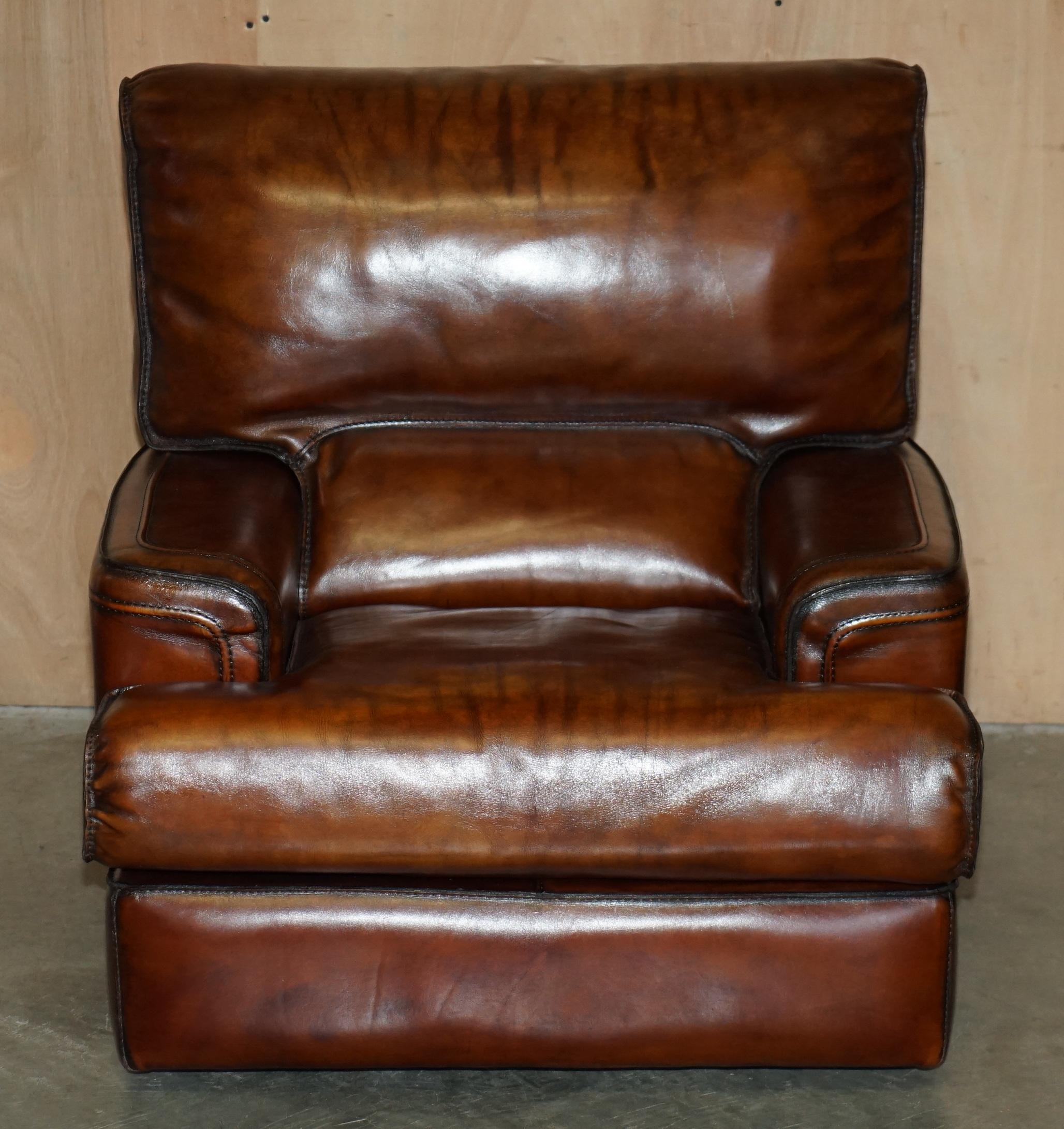 SALLE DE FAUTEUIL RALPH LAUREN USA RESTAURÉE, TEINTE A LA MAIN, CUIR BRUN SOFA en vente 4