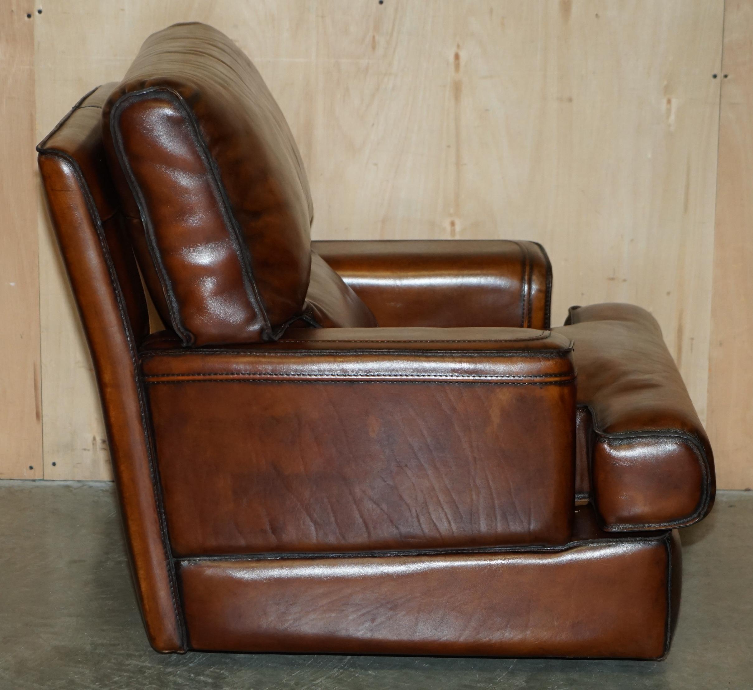 Cuir SALLE DE FAUTEUIL RALPH LAUREN USA RESTAURÉE, TEINTE A LA MAIN, CUIR BRUN SOFA en vente