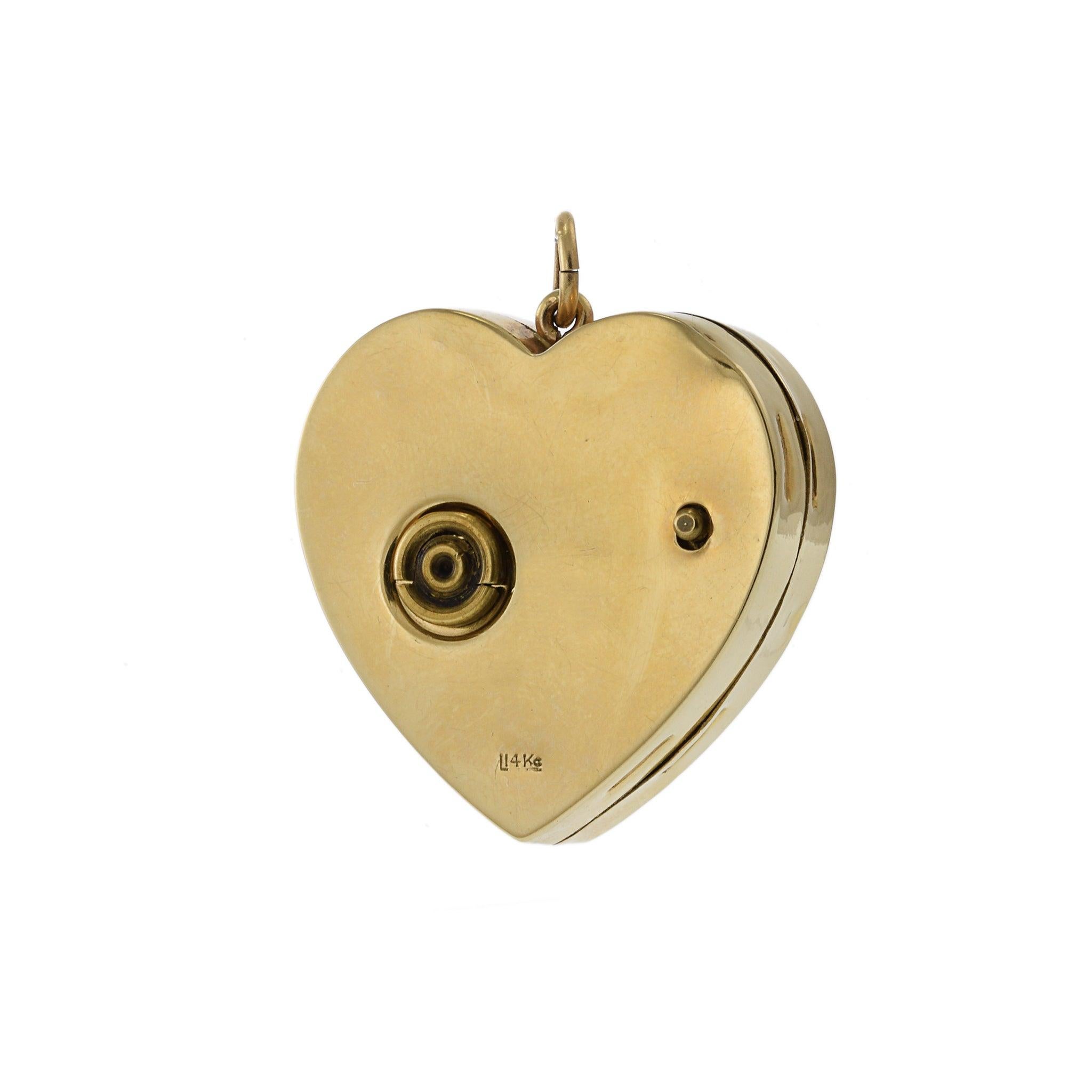Vintage Rare 14KT Yellow Gold Hand-Wind Music Heart Box Pendant In Excellent Condition For Sale In New York, NY