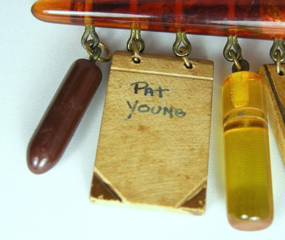 Women's or Men's Vintage Rare 1930s Bakelite Fountain Pen Dangling School Brooch For Sale