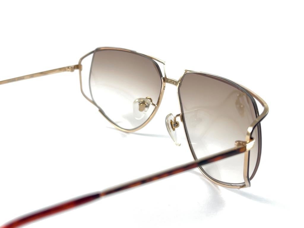 Vintage Rare 1970's Tura 425 Tortoise Oversized Brown Lenses Sunglasses en vente 3