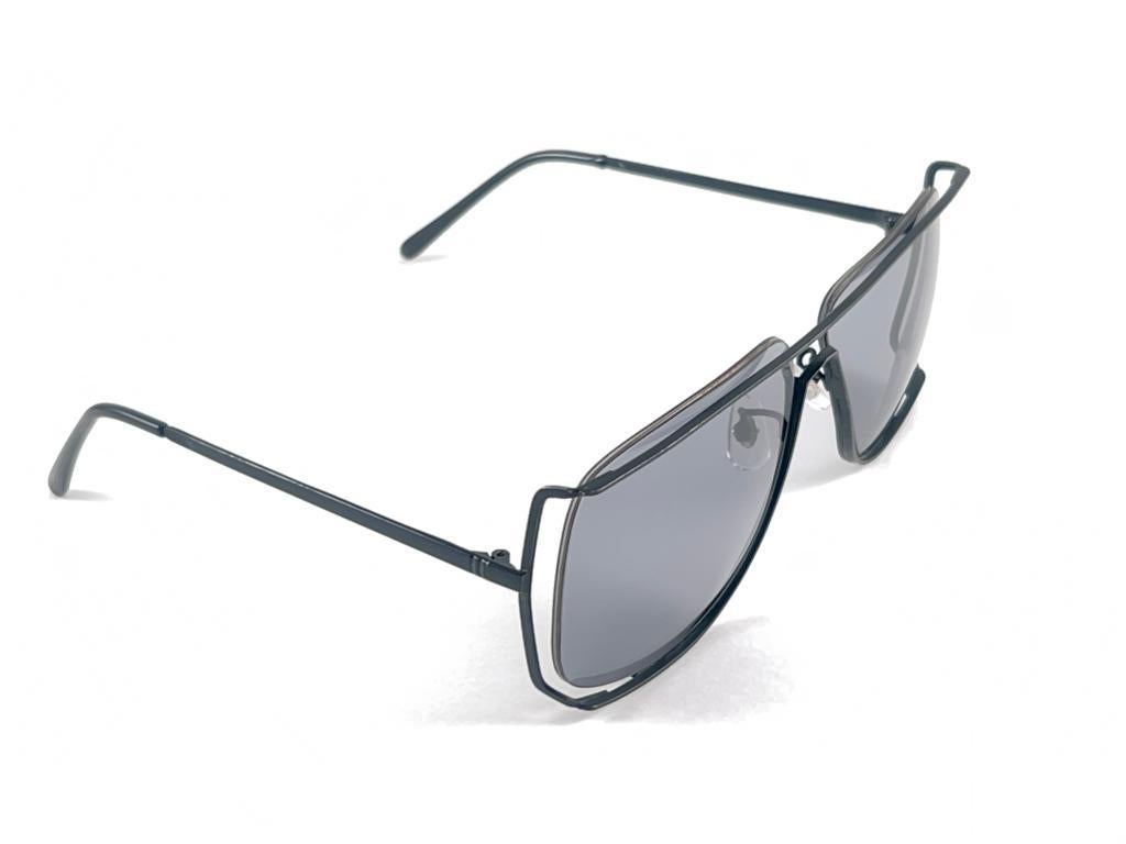 Gafas de sol vintage raras de los años 70 Tura 449 lentes negras sobredimensionadas en venta 3