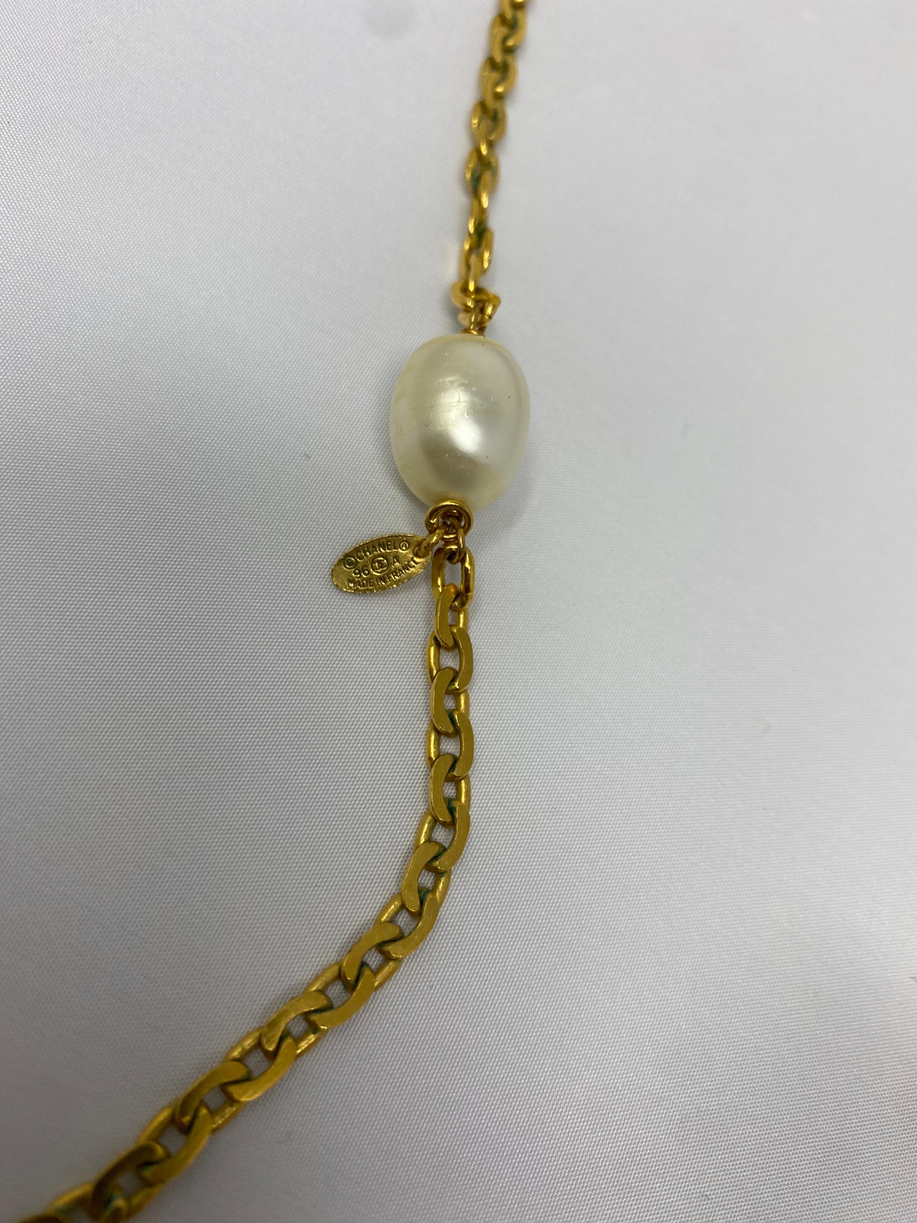 Post-Modern Vintage Rare 1990s Chanel Baroque Pearl Necklace For Sale