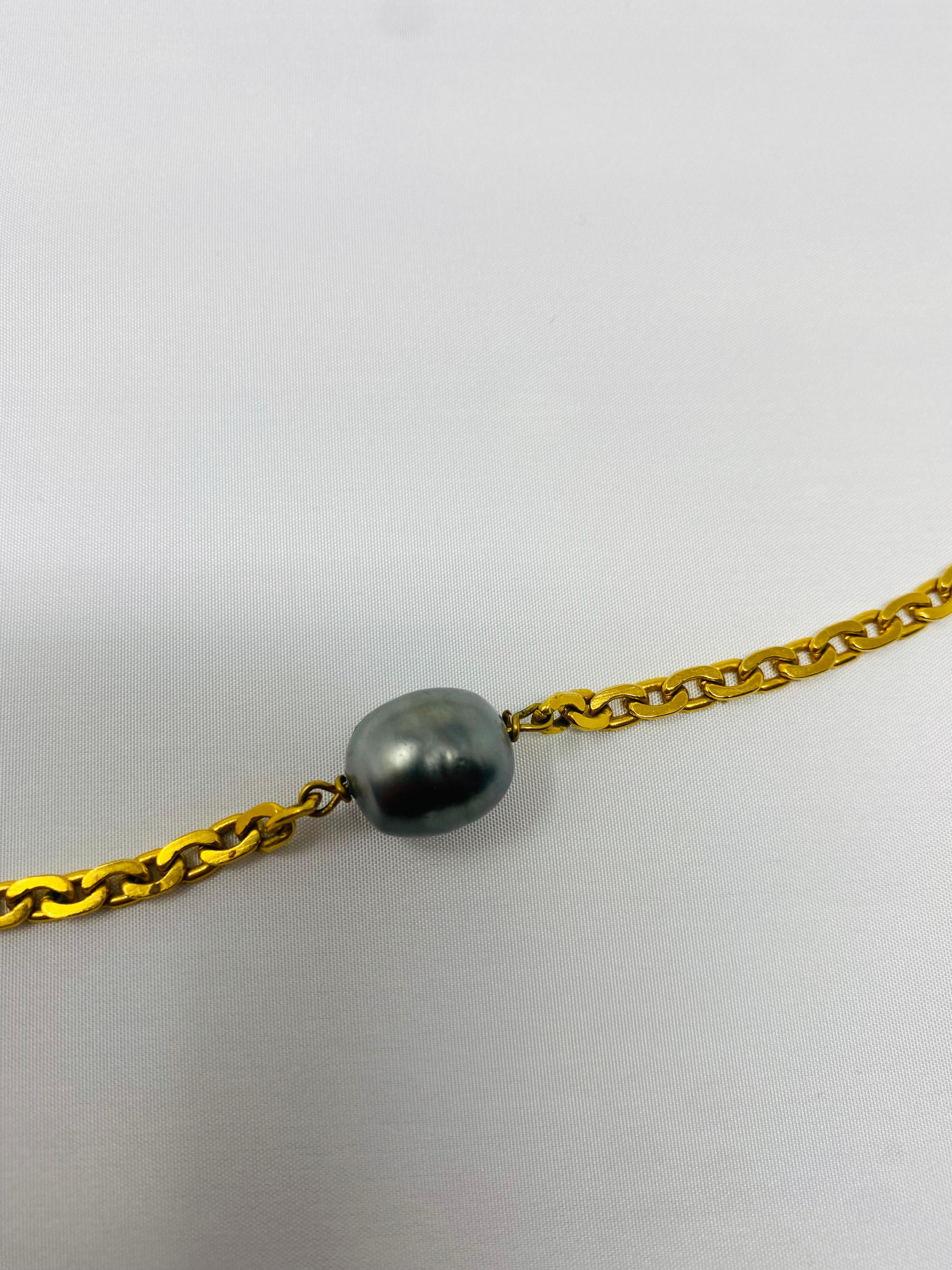Vintage Rare 1990s Chanel Baroque Pearl Necklace In Good Condition For Sale In San Diego, CA