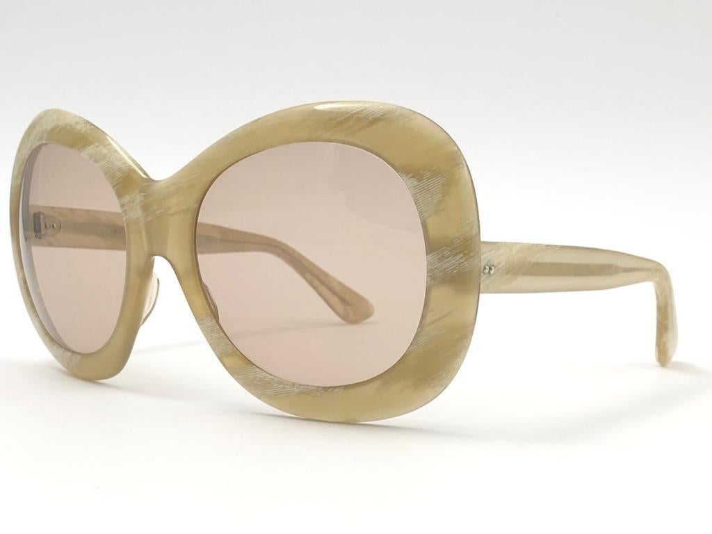Vintage Raro A.A Sutain 343  Gafas de sol beige redondas de gran tamaño Años 70 Beige en venta