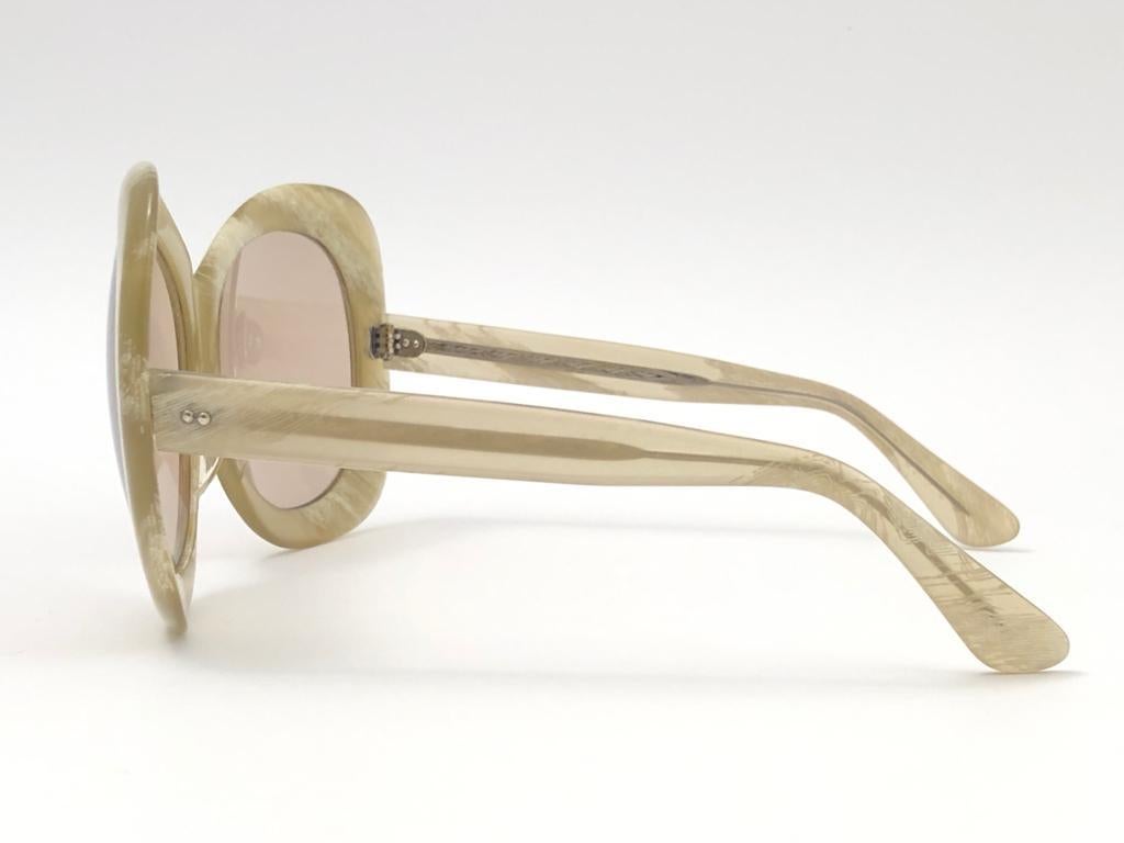 Seltener A.A Sutain 343, Vintage  Übergroße runde beigefarbene Sonnenbrille 1970er Jahre im Zustand „Neu“ im Angebot in Baleares, Baleares