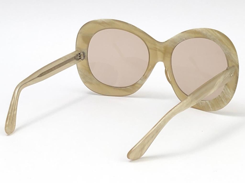 Seltener A.A Sutain 343, Vintage  Übergroße runde beigefarbene Sonnenbrille 1970er Jahre im Angebot 2