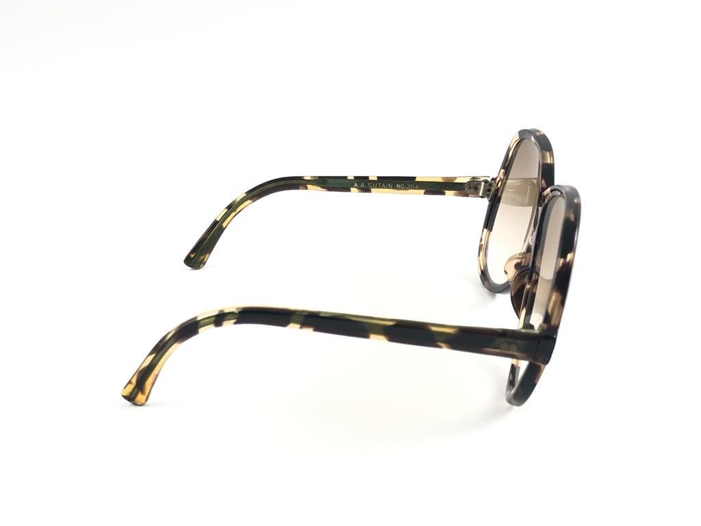 Beige Vintage Rare A.A Sutain 354 Oversized Camouflage Tortoise Sunglasses 1970's For Sale