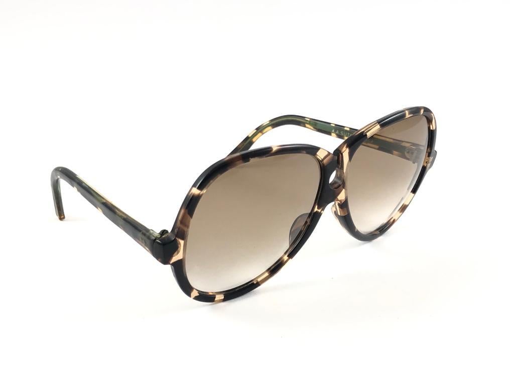 Vintage Rare A.A Sutain 354 Oversized Camouflage Tortoise Sunglasses 1970's In New Condition For Sale In Baleares, Baleares
