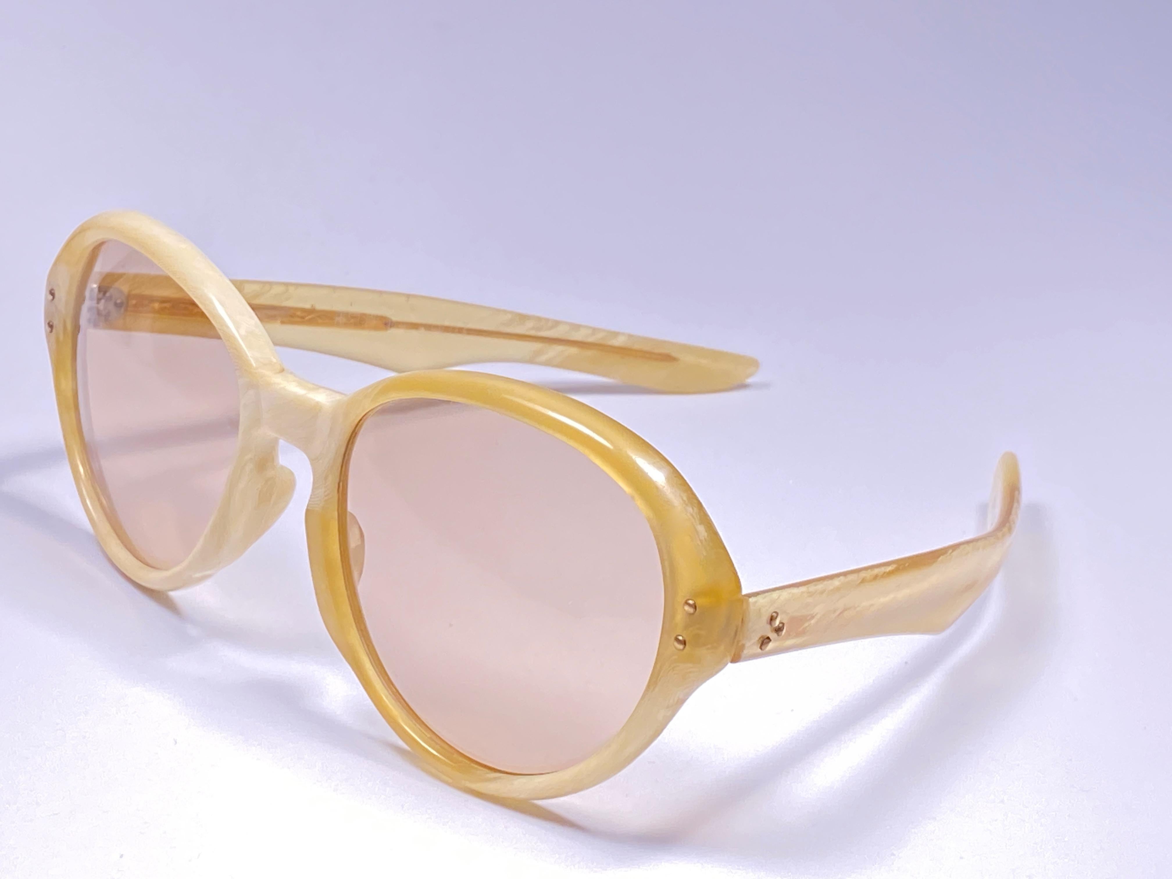 Vintage Rare A.A Sutain Oversized Beige Undertones Sunglasses 1970's In New Condition For Sale In Baleares, Baleares