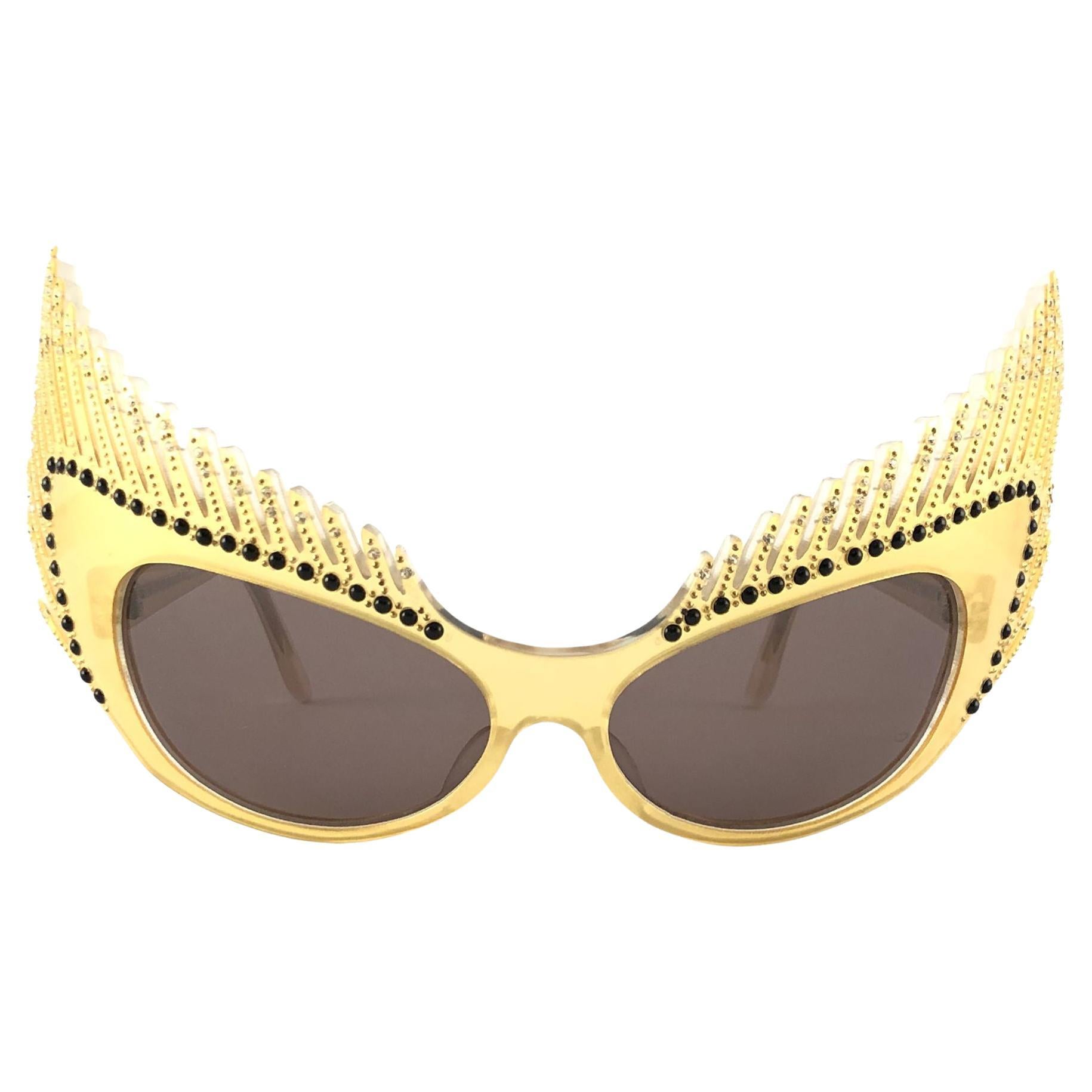 Vintage Rare Alain Mikli 029039 " MYSTERY " Lunettes de soleil or et strass 1988 en vente