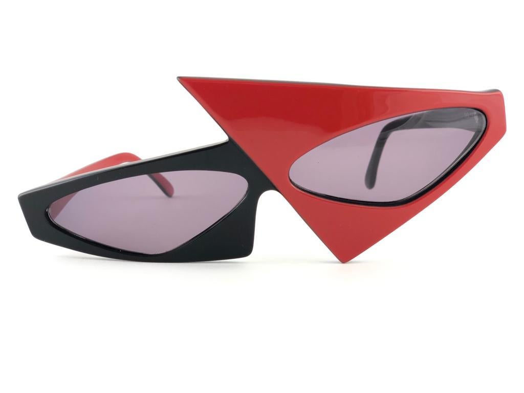 Vintage Rare Alain Mikli AM 030 Asymmetrical Black & Red Sunglasses 1987 4